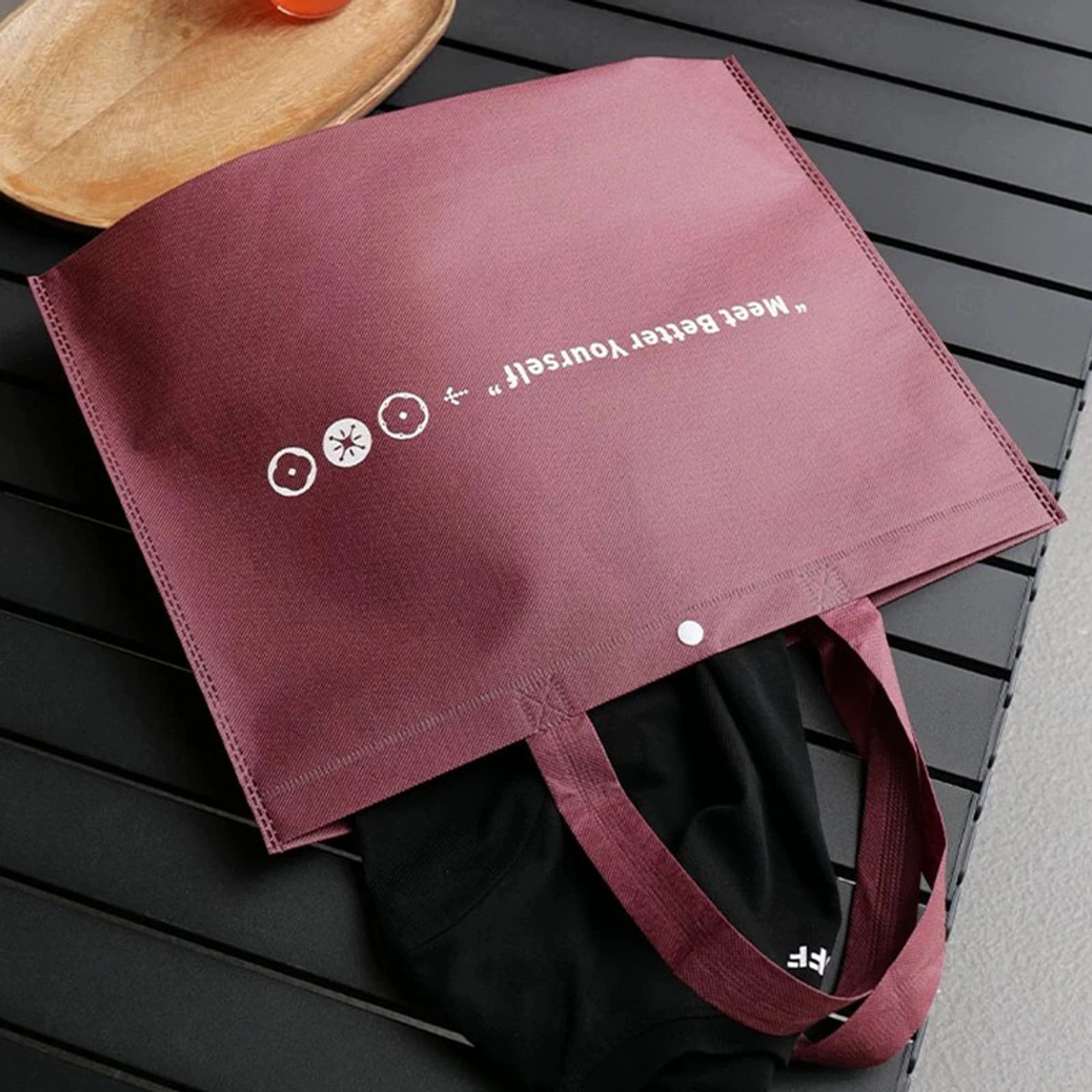 13-Style Large-Capacity Non-Woven Boutique Tote Bags — Ancora Red