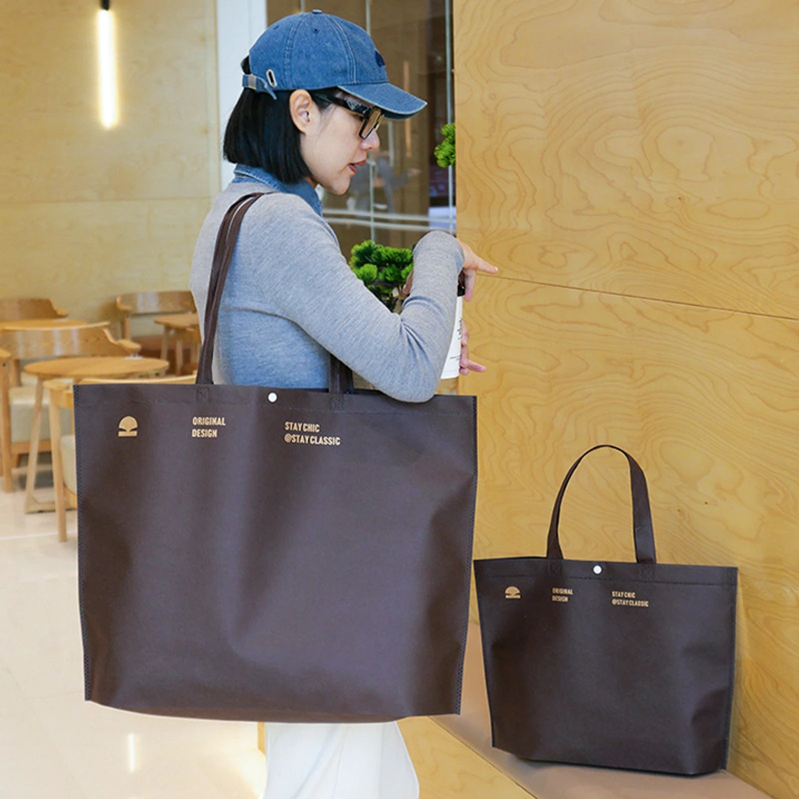 13-Style Large-Capacity Non-Woven Boutique Tote Bags — Coffee Brown