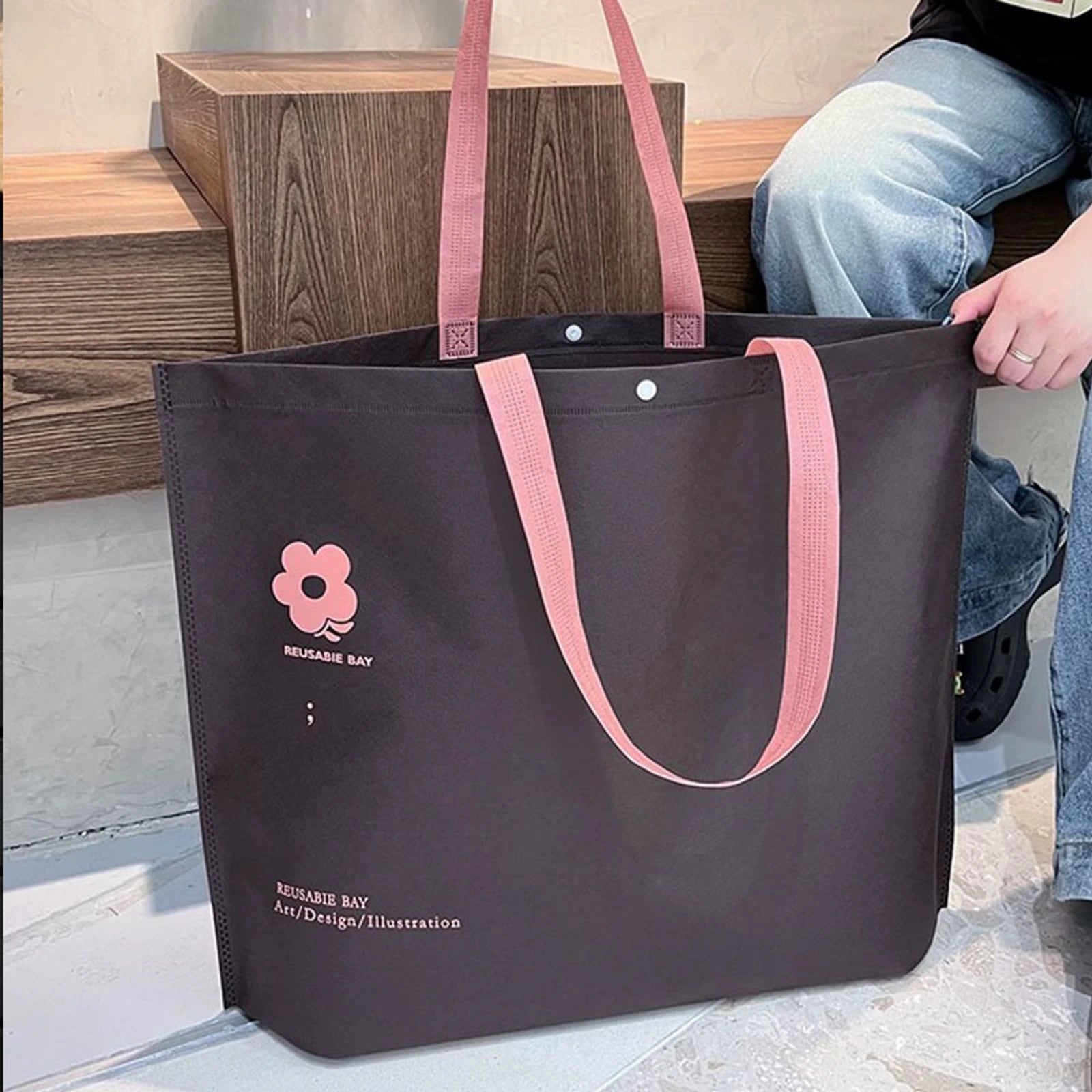 17-Style Large-Capacity Snap-Closure Non-Woven Tote Bags — Sunflower Print