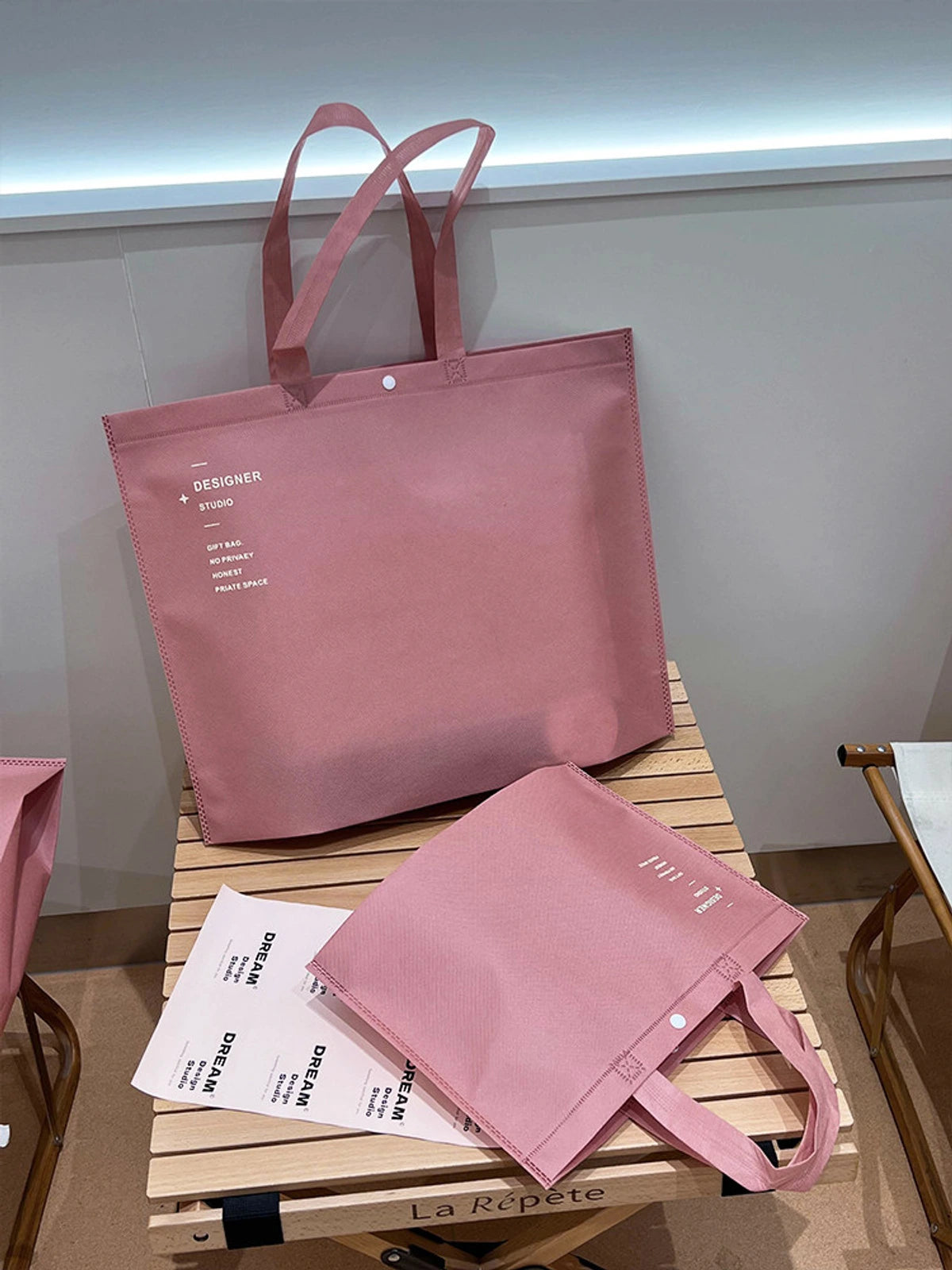 18-Style Premium Non-Woven Tote Bags for Apparel Stores product view 3