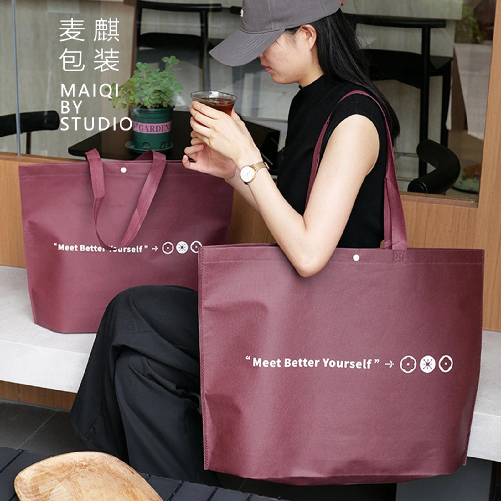 20-Style Snap-Closure Non-Woven Tote Bags for Boutiques — Ancora Red