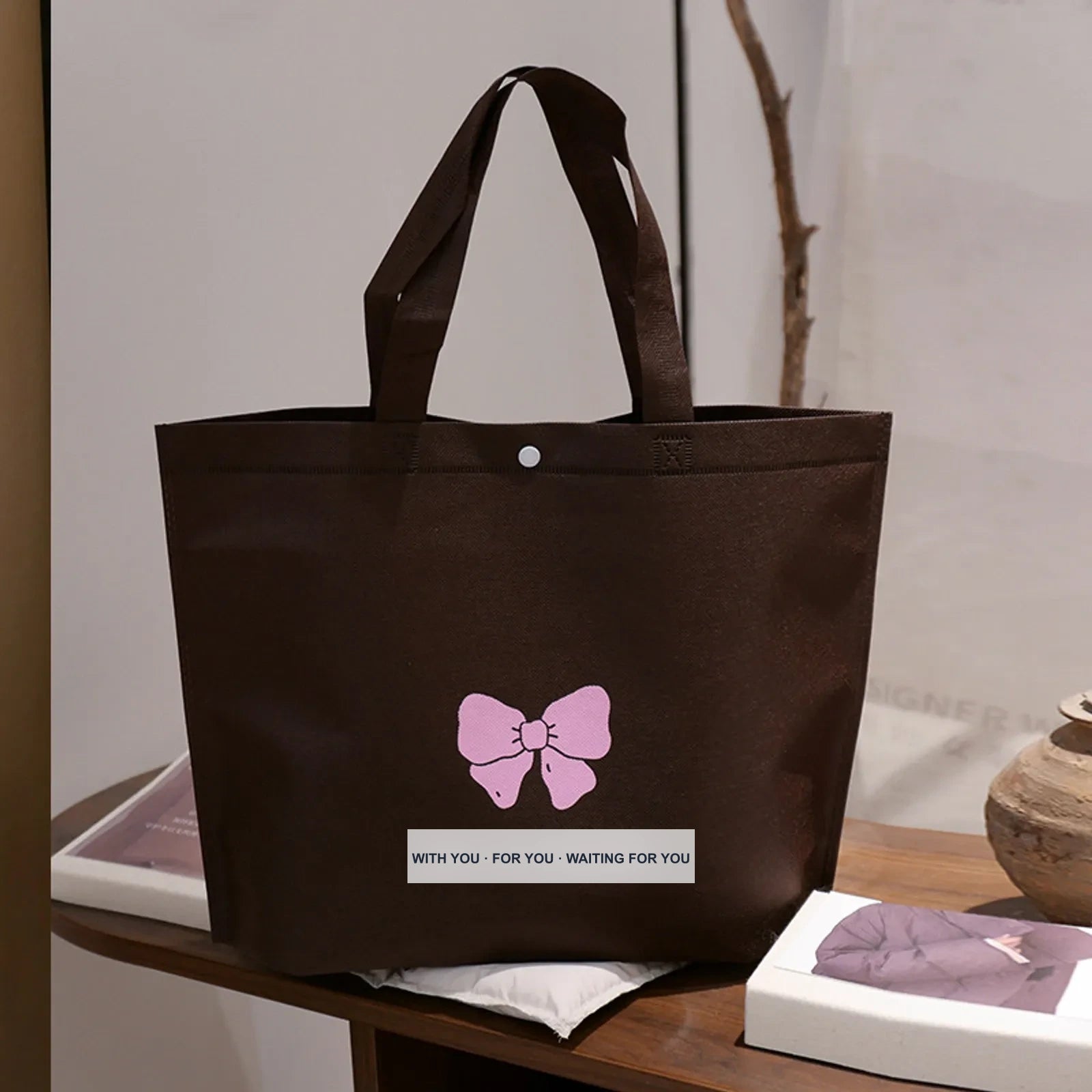 20-Style Snap-Closure Non-Woven Tote Bags for Boutiques — Mocha Pink