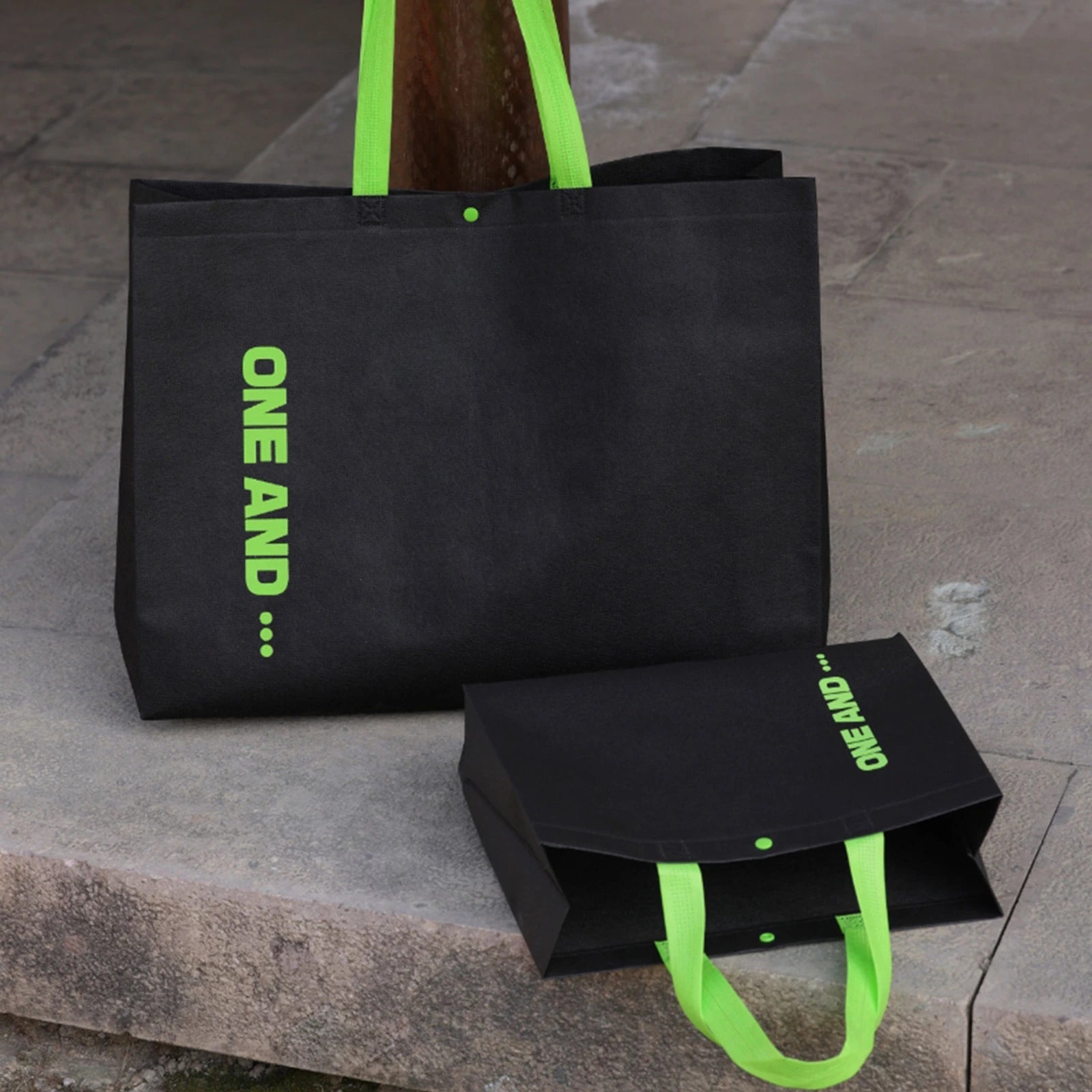 7-Style Gusseted Non-Woven Retail Tote Bags — Green & Black