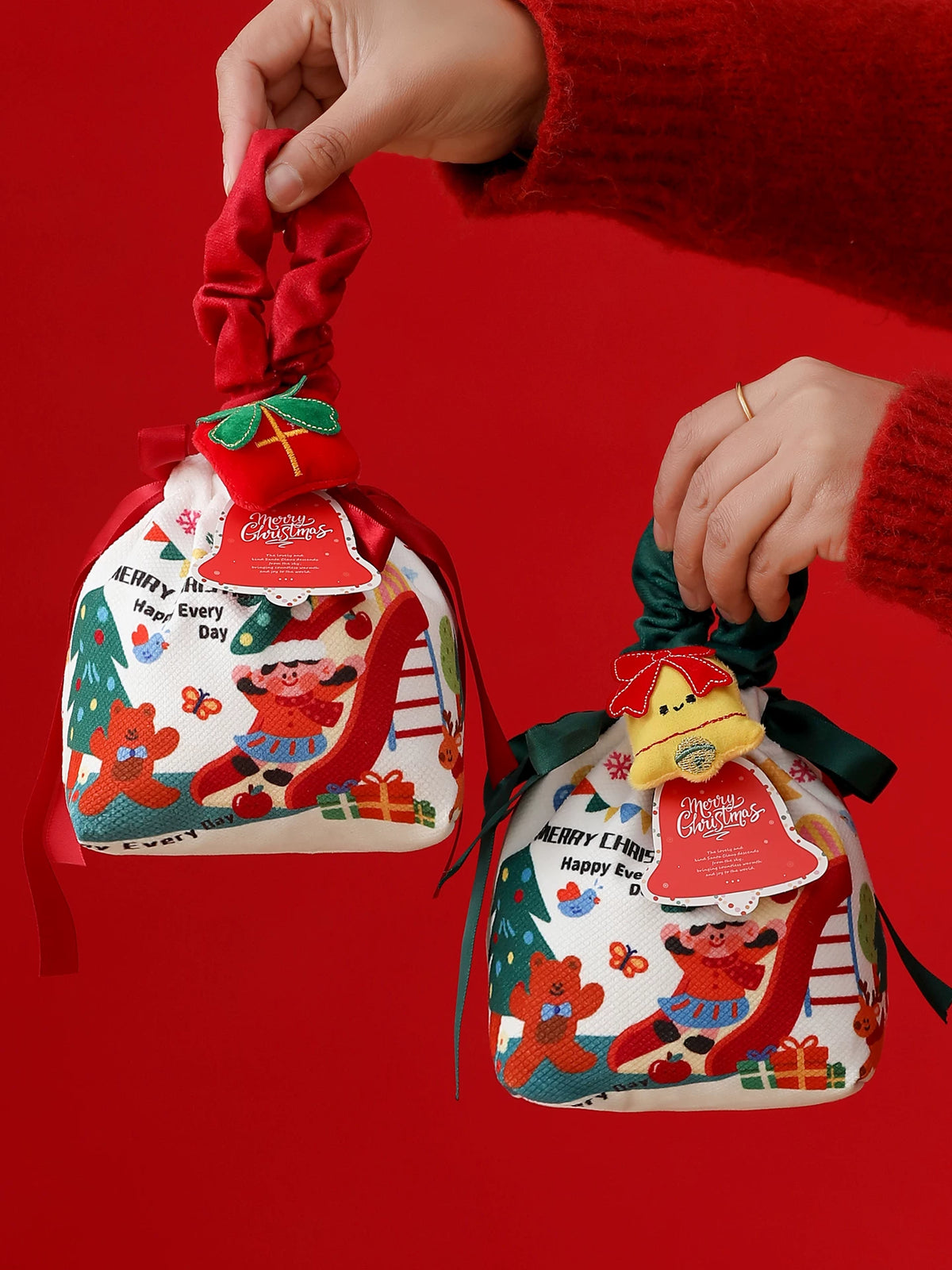Oval Christmas Gift Bags with Carry Handles – gallery 03