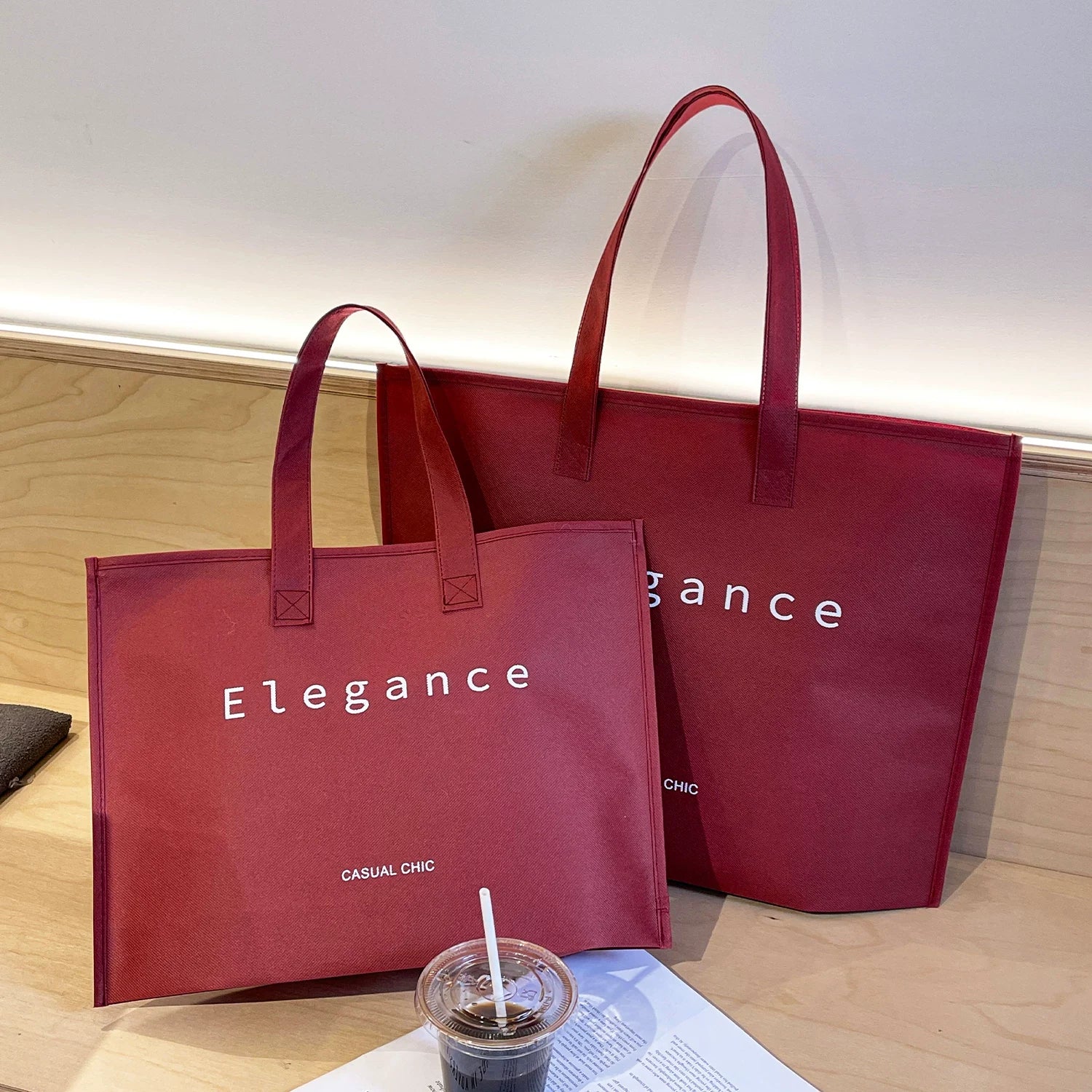 Ancora red Elegance-print zipper non-woven tote bag