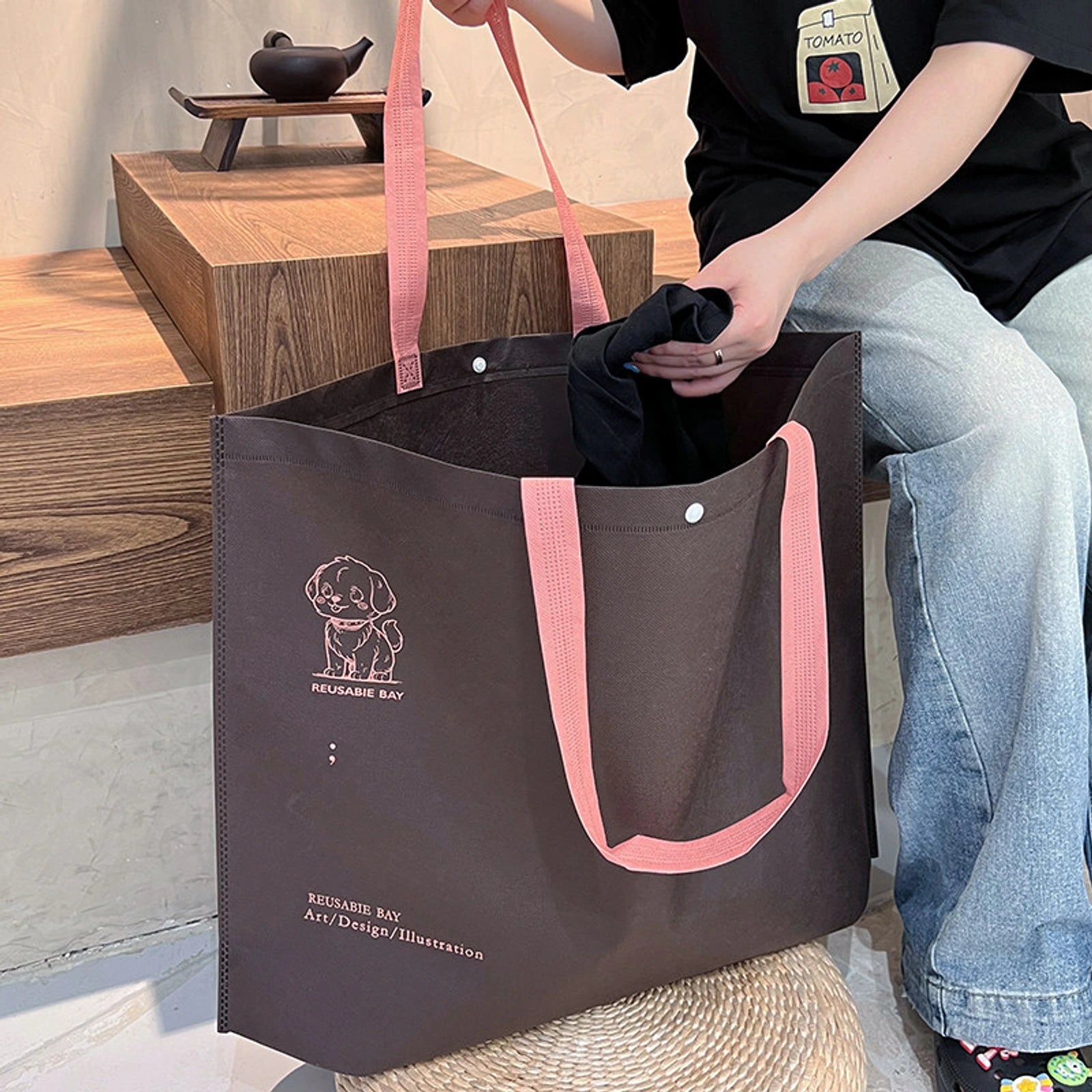 Ancora-Red Non-Woven Tote Bags — 4 Styles — Coffee Brown Puppy Team Print