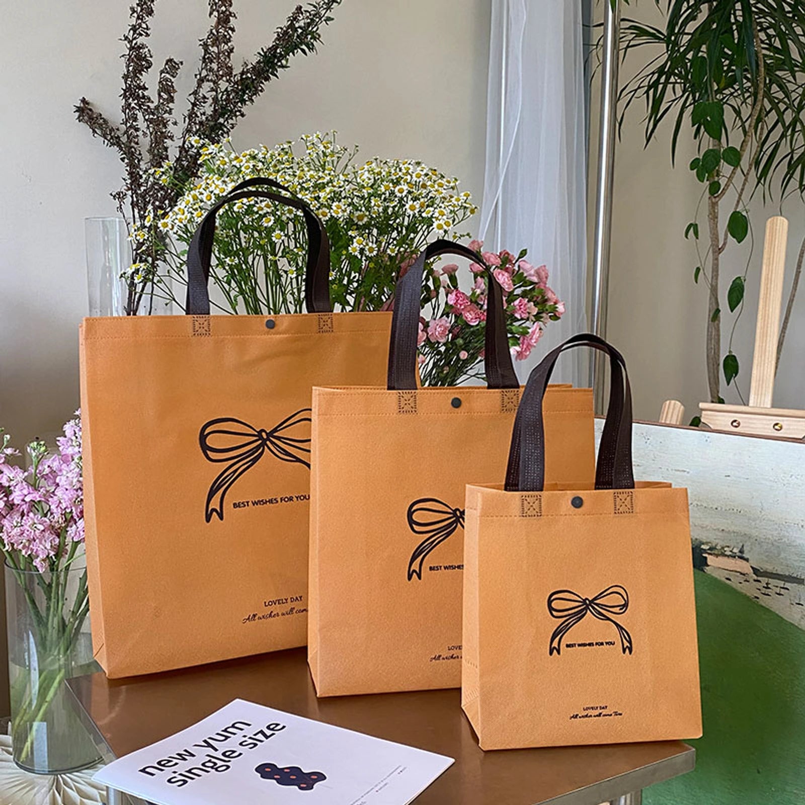 Boutique Non-Woven Tote Bags — 12 Styles — Khaki Bow Print Snap — Closure