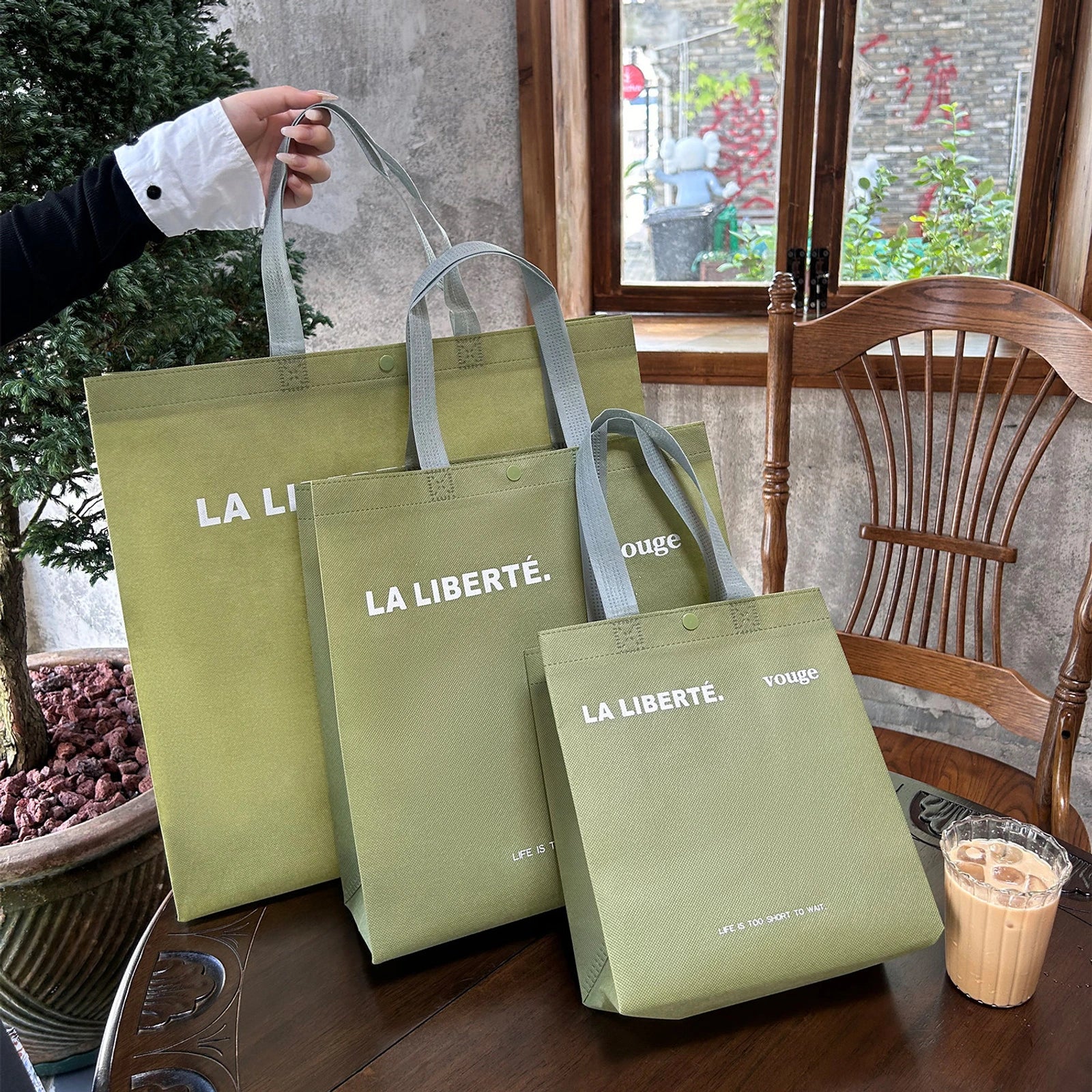 Boutique Non-Woven Tote Bags — 12 Styles — Matcha Green Snap — Closure