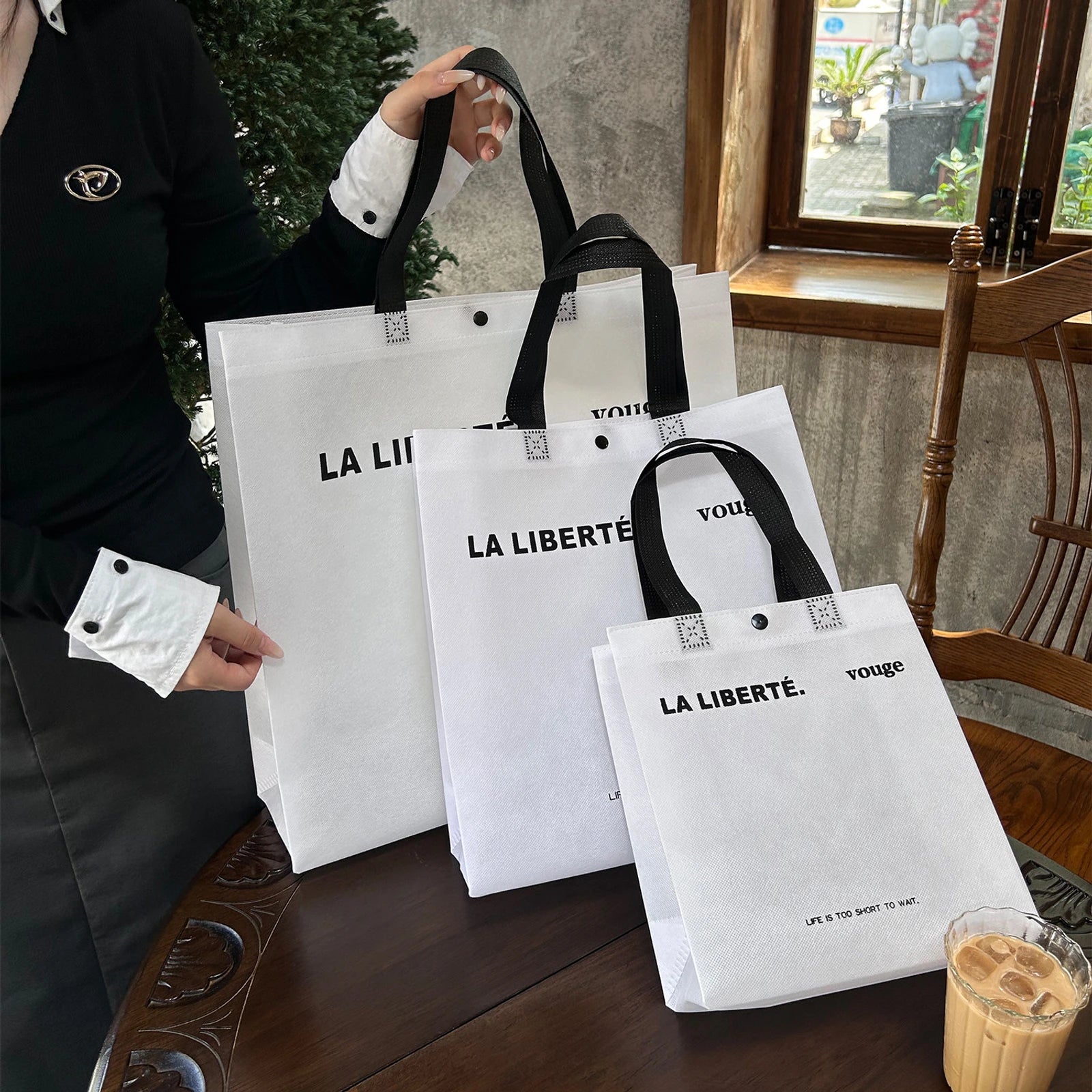 Boutique Non-Woven Tote Bags — 12 Styles — White Snap — Closure