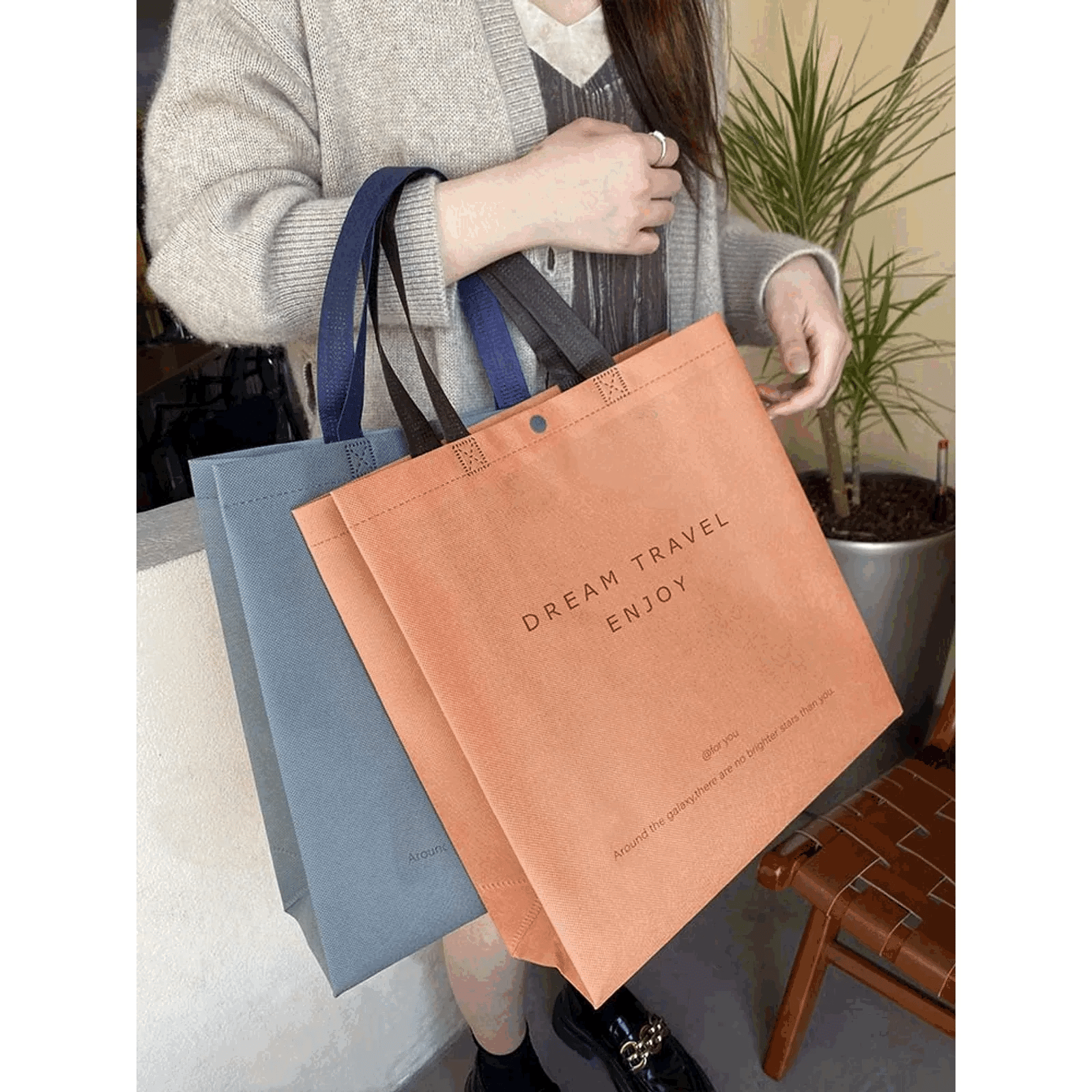 Boutique Non-Woven Tote Bags — 4 Styles animated product view 1