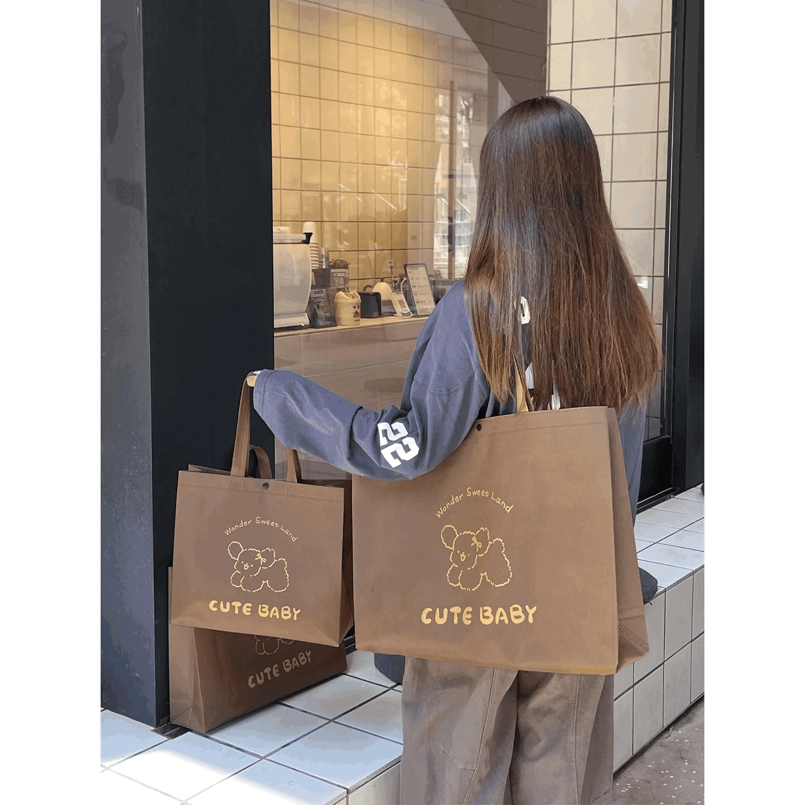 Boutique Non-Woven Tote Bags — 5 Styles animated product view 1