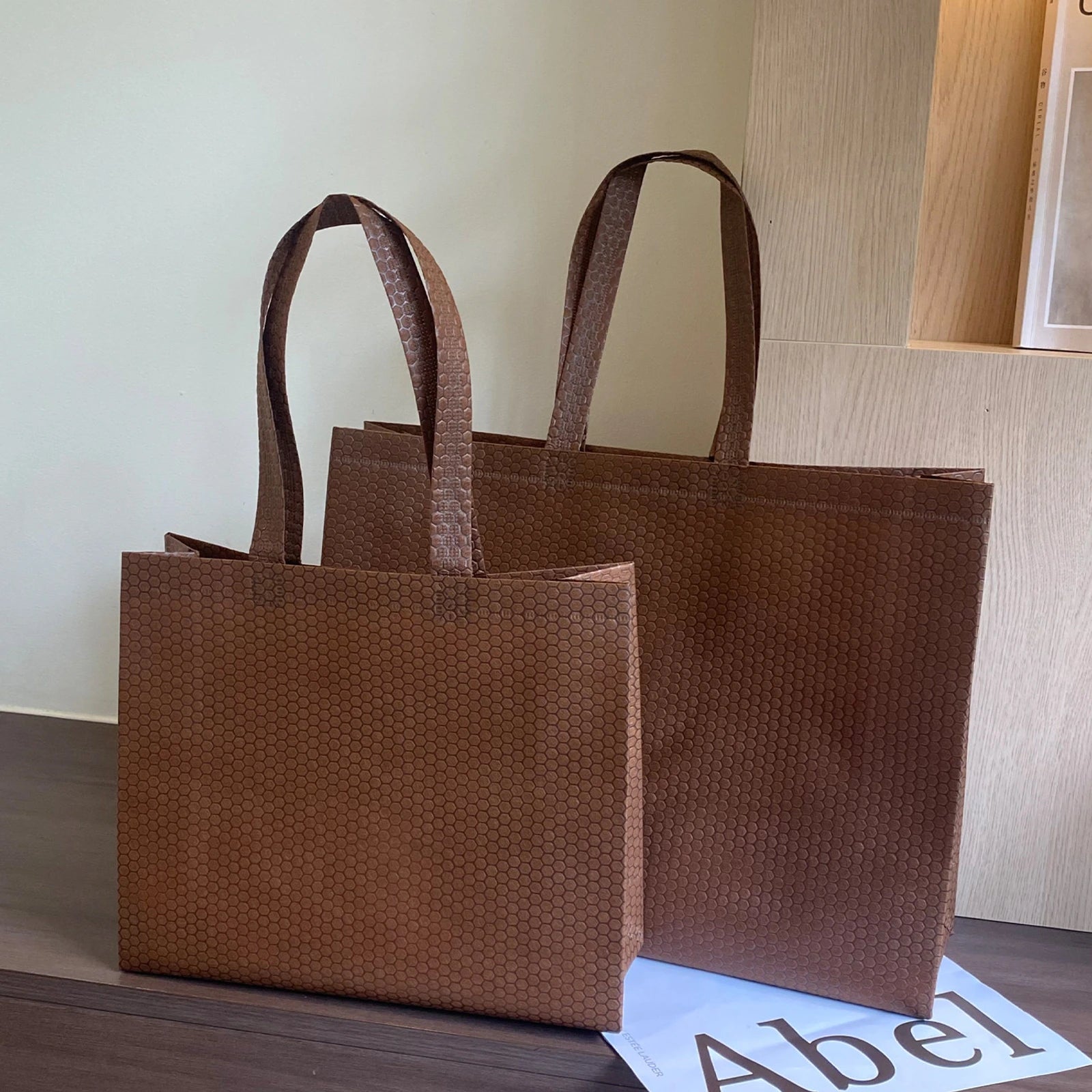 Boutique Non-Woven Tote Bags — 7 Styles — Coffee Brown Shoulder Carry（）