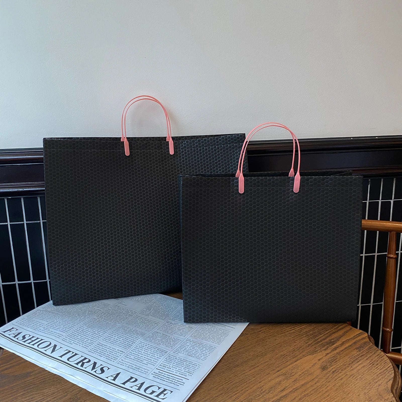 Boutique Non-Woven Tote Bags — 7 Styles — Premium Black Handles（）