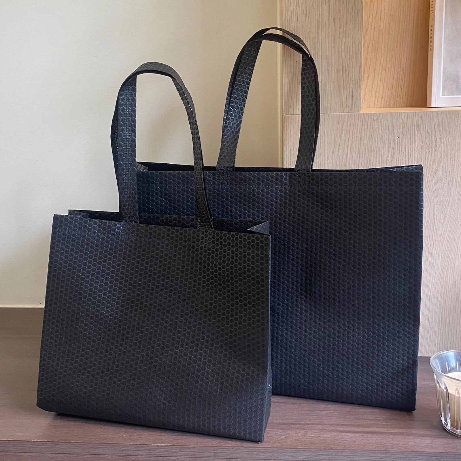 Boutique Non-Woven Tote Bags — 7 Styles — Premium Black Shoulder Carry（）