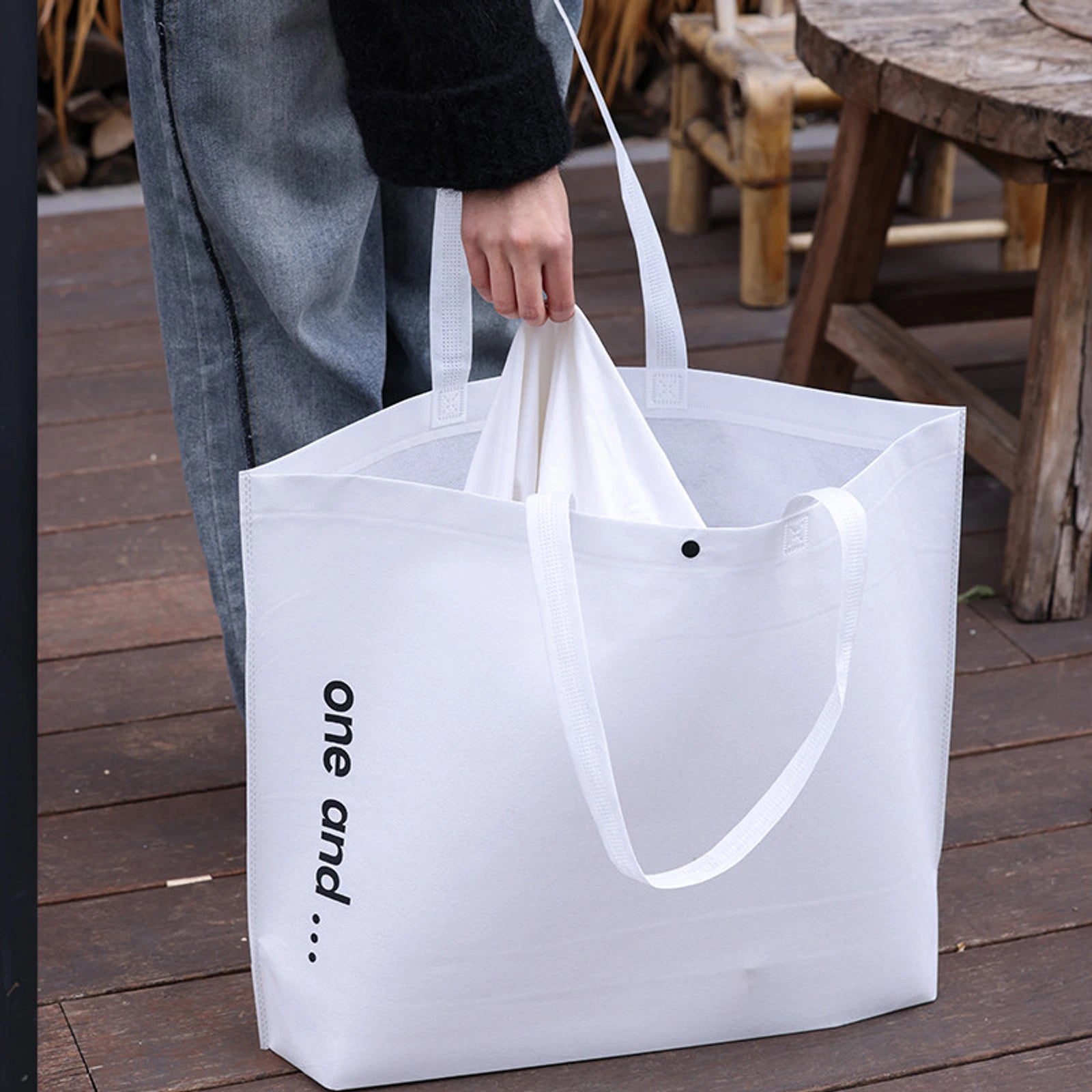 Cedar-Green Non-Woven Tote Bags — 15 Styles — — White