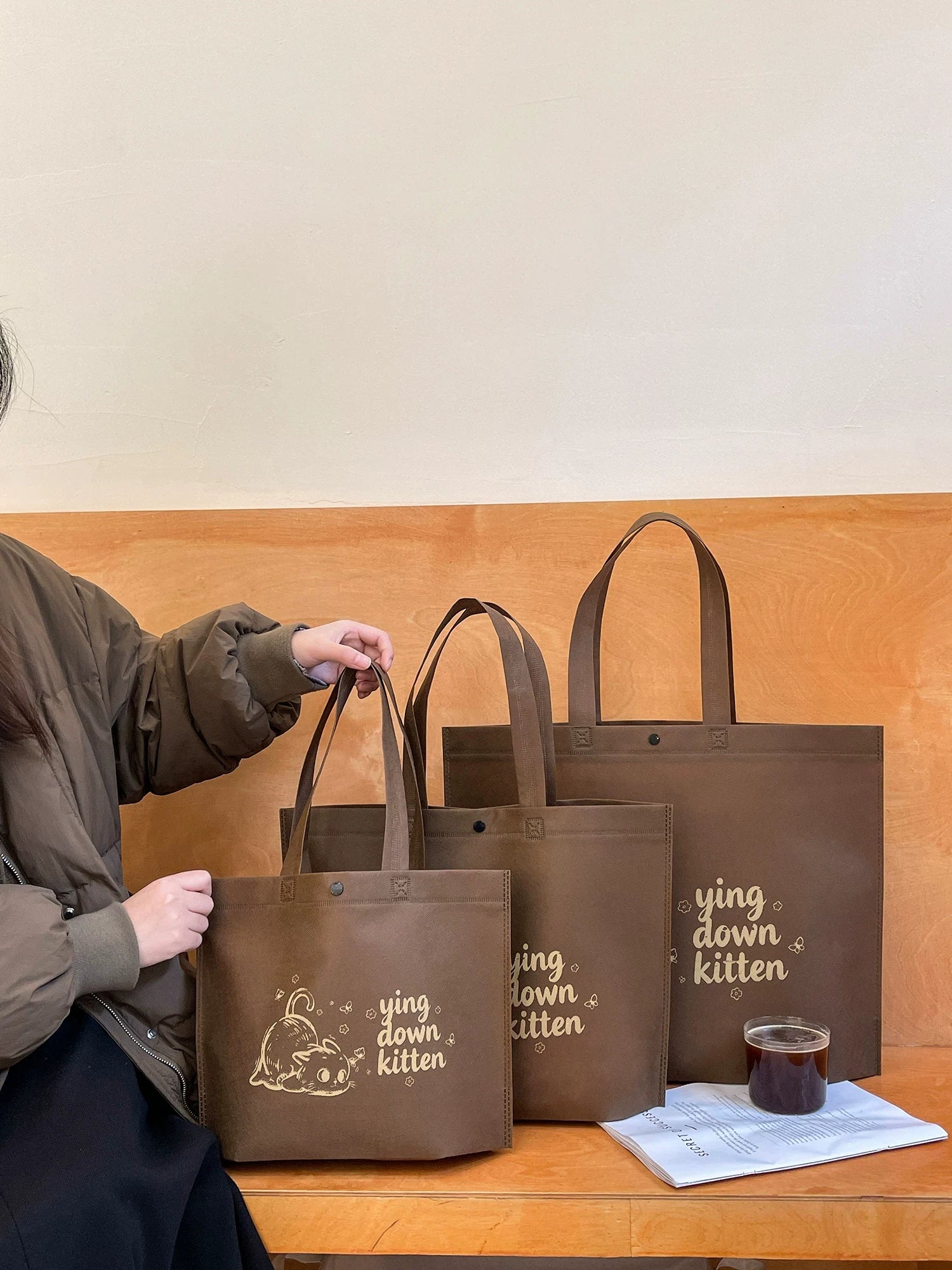 Printed non-woven tote bag set for retail and gift packaging