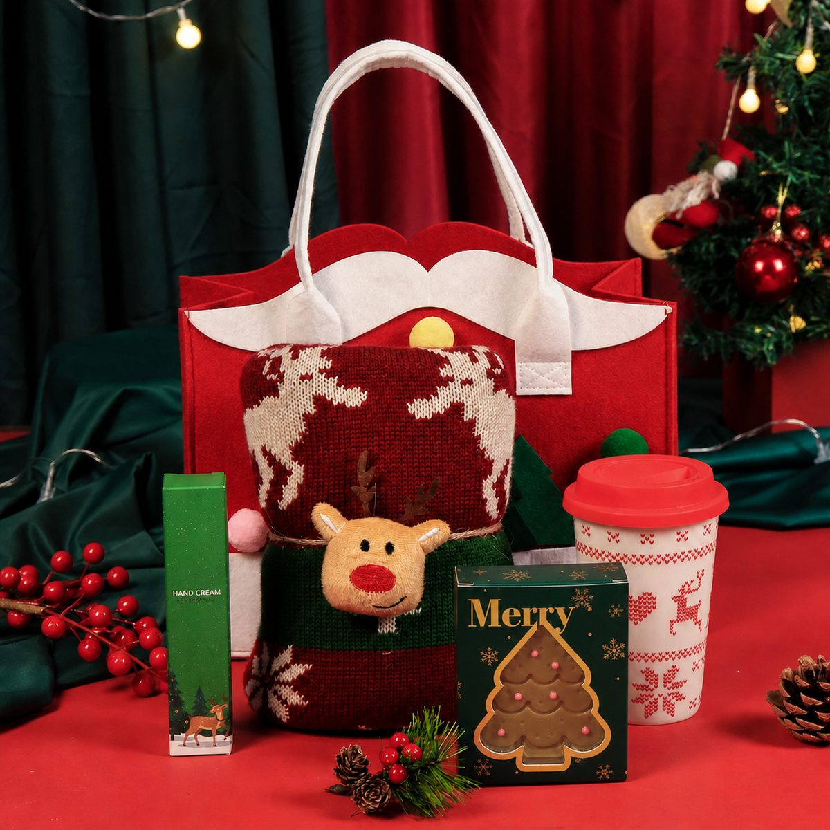 Red felt Christmas gift tote with integrated handles and gift set 01
