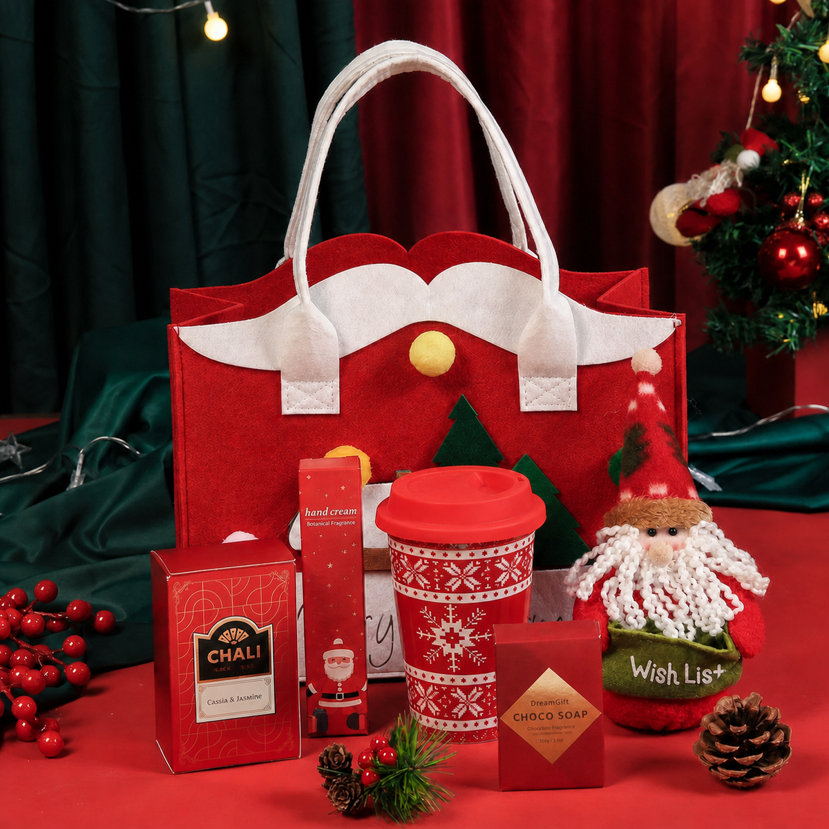 Red felt Christmas gift tote with integrated handles and gift set 05