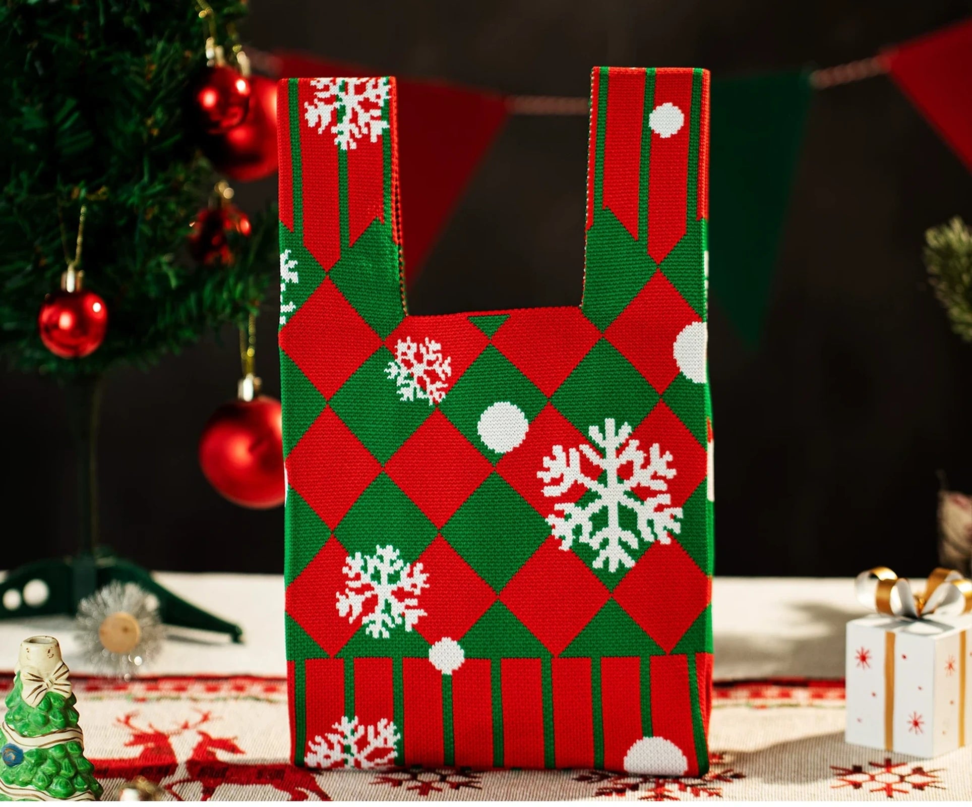 Knitted Christmas Gift Bags with Integrated Handles – ready-stock option