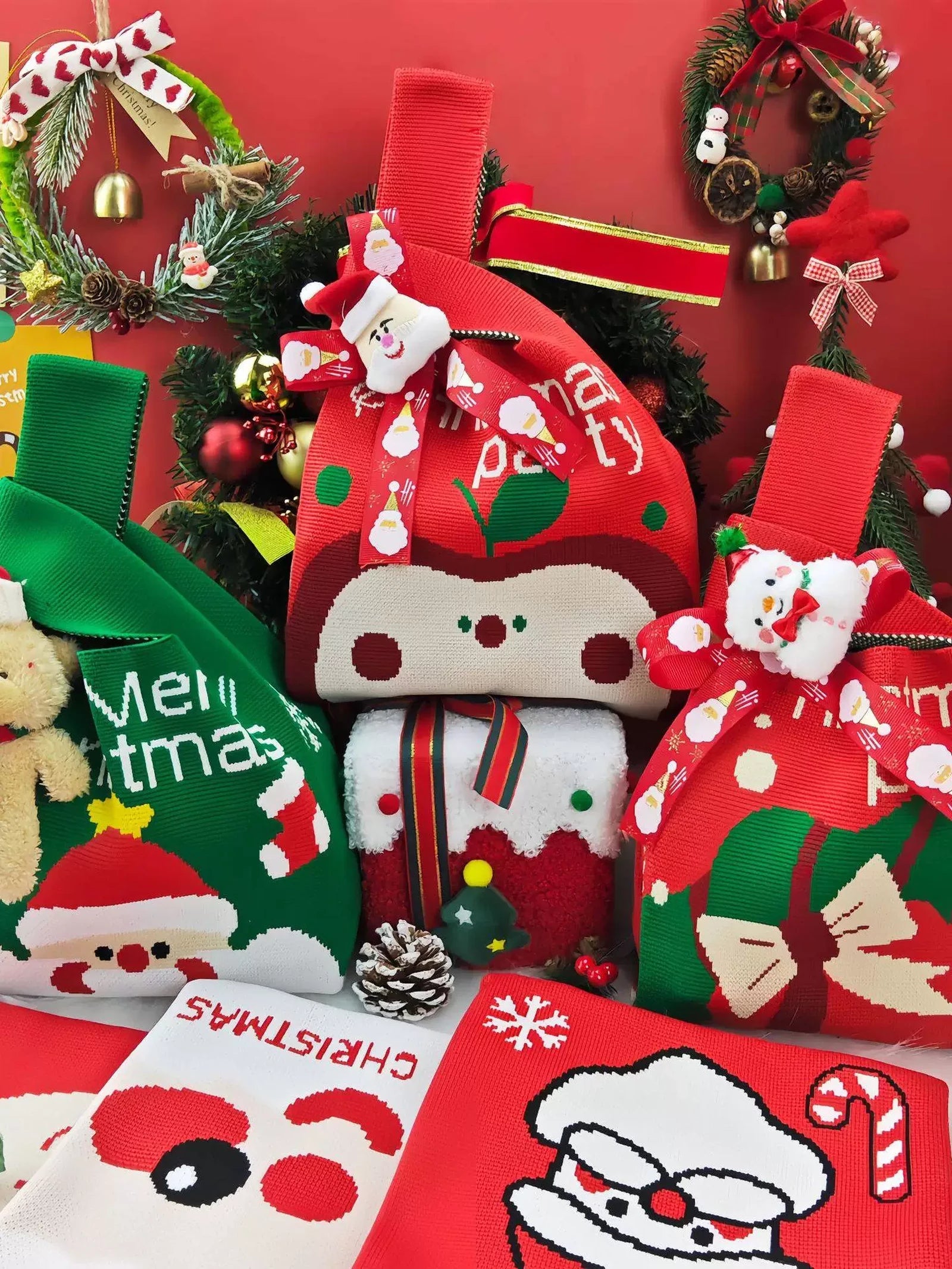Knitted Christmas Gift Bags with Wrist Handles – product view 01