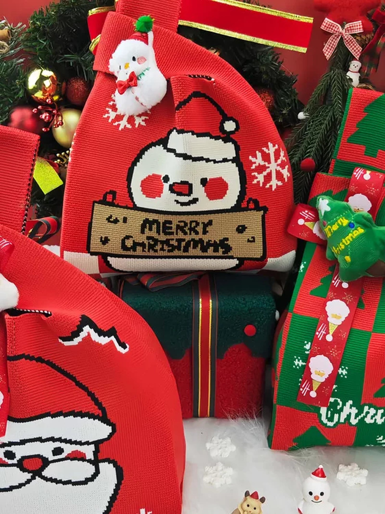 Knitted Christmas Gift Bags with Wrist Handles – product view 02