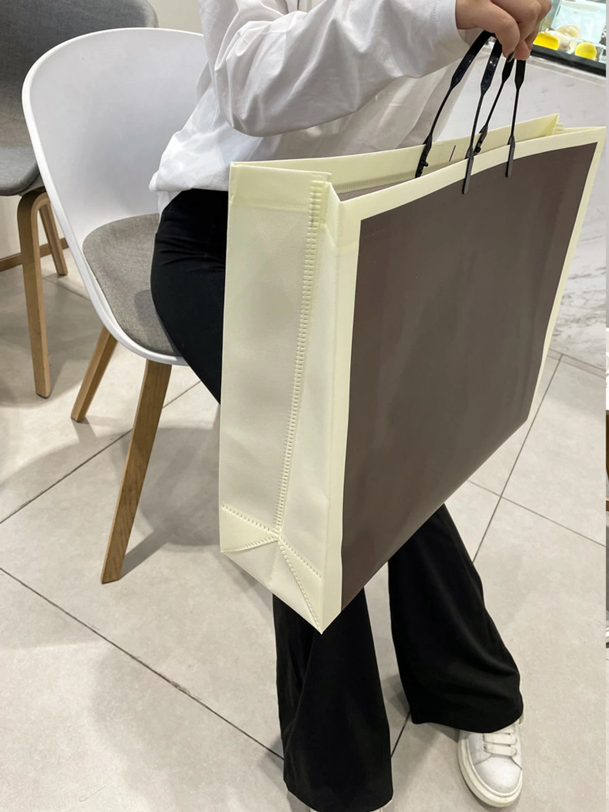 Laminated Large-Capacity Non-Woven Garment Packaging Bags — 2 Styles product view 3