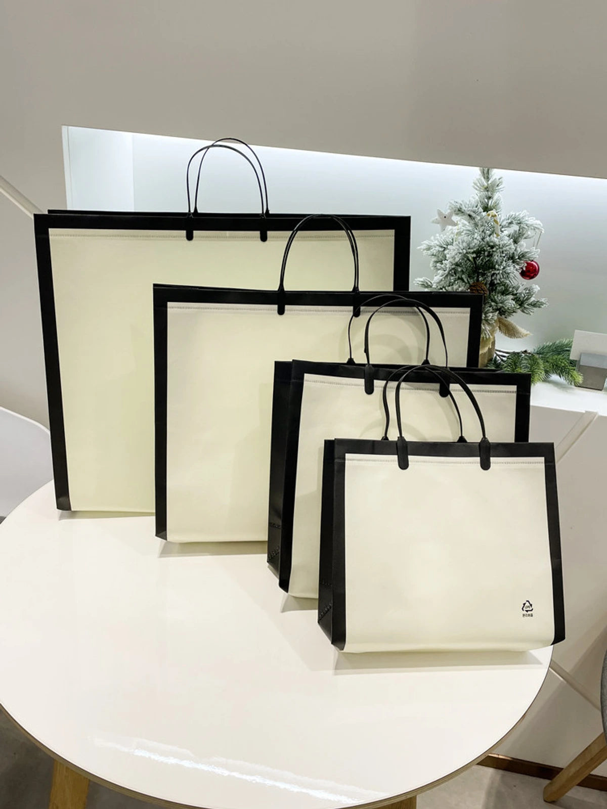 Laminated Large-Capacity Non-Woven Garment Packaging Bags — 2 Styles product view 5