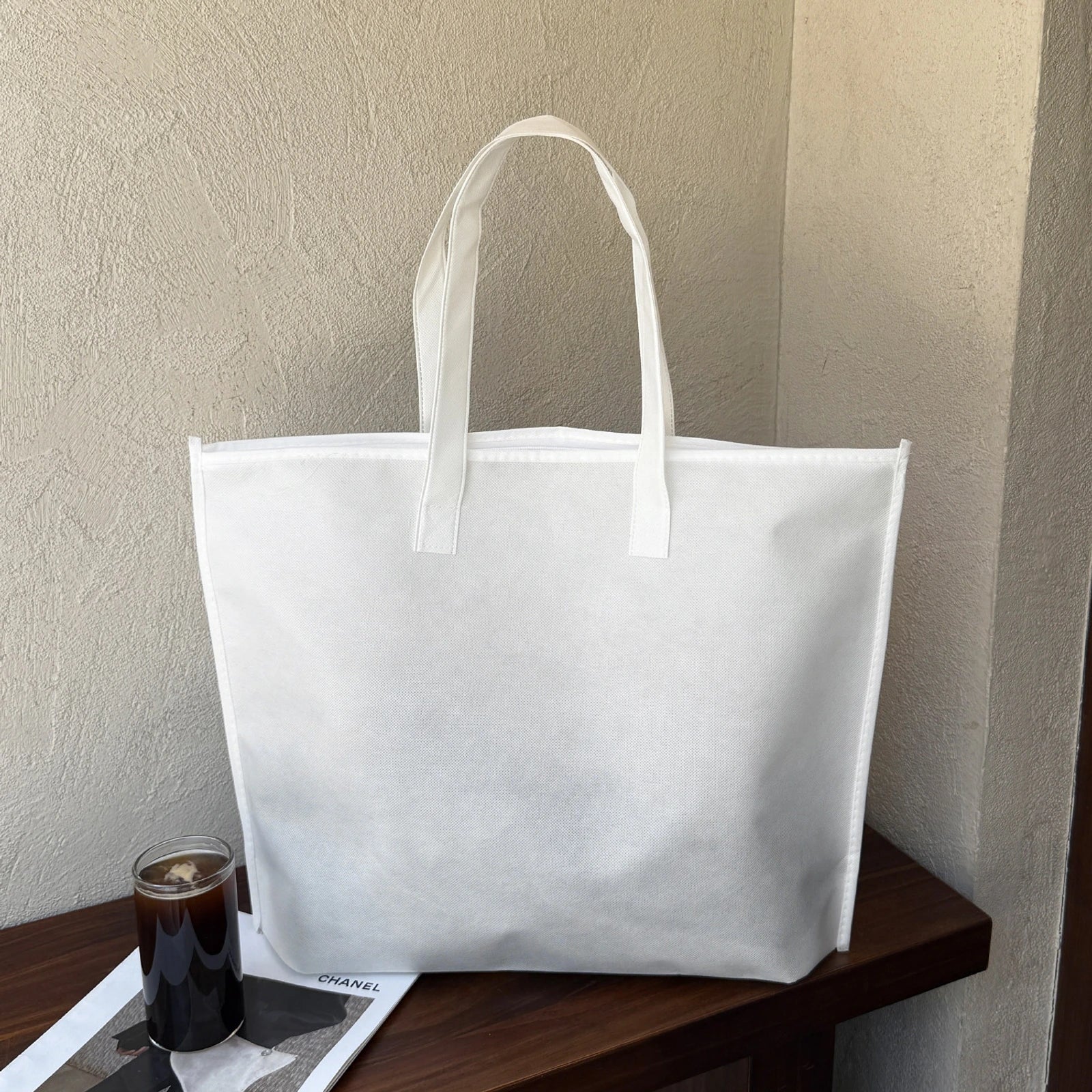 Large-Capacity Ancora-Red Non-Woven Tote Bags — 10 Styles — White Plain Tote