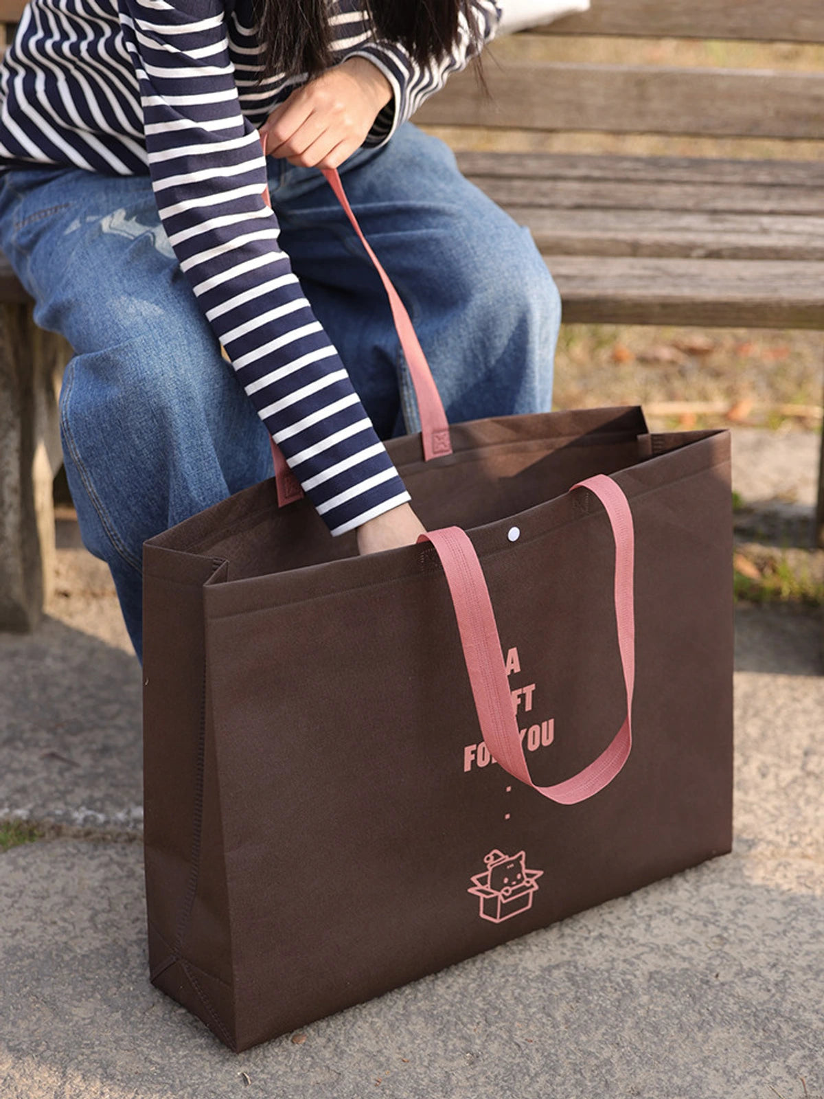 Large-Capacity Coffee-Brown Non-Woven Tote Bags — 5 Styles product view 4