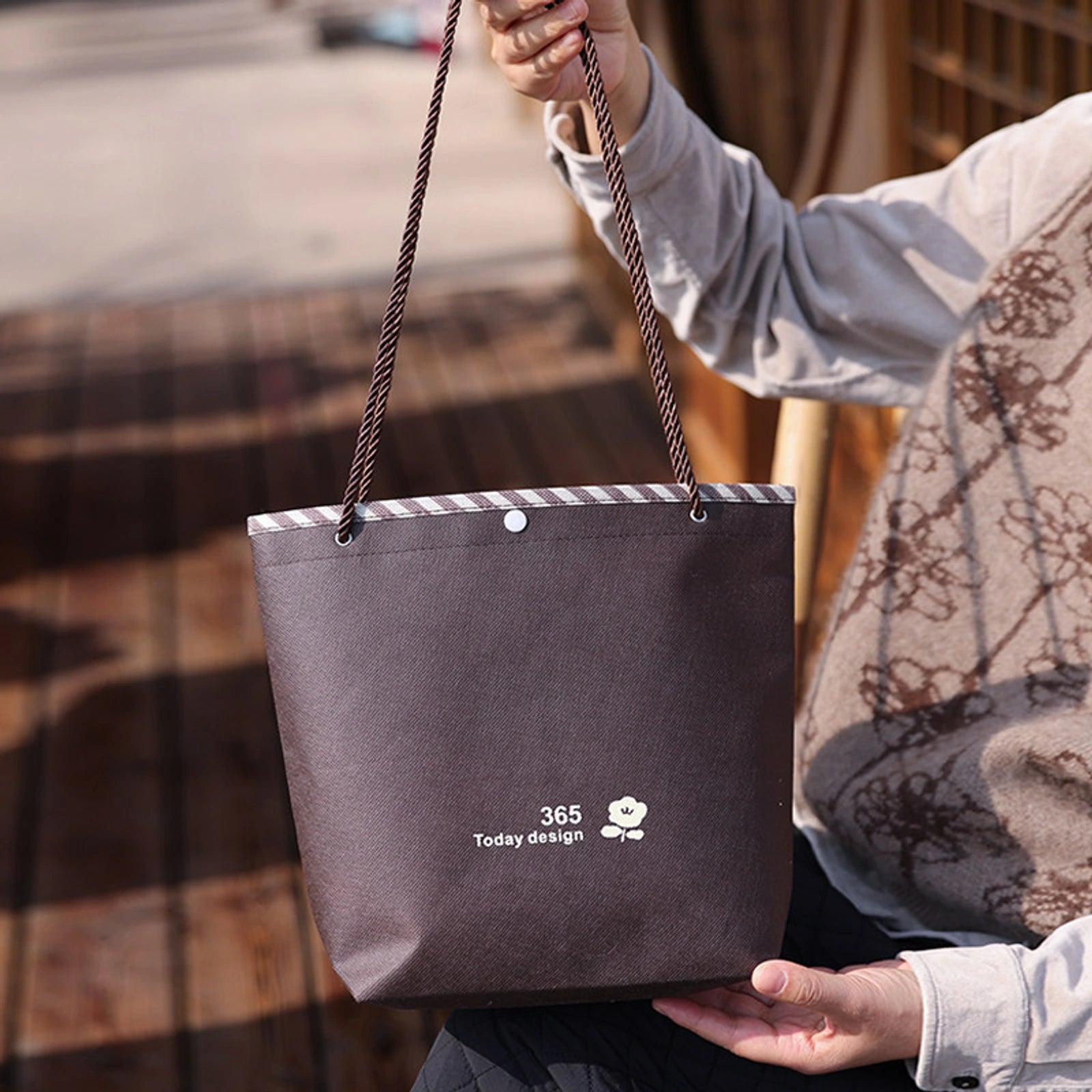 Large-Capacity Non-Woven Garment Packaging Bags — 8 Styles — Stitched — Coffee Brown