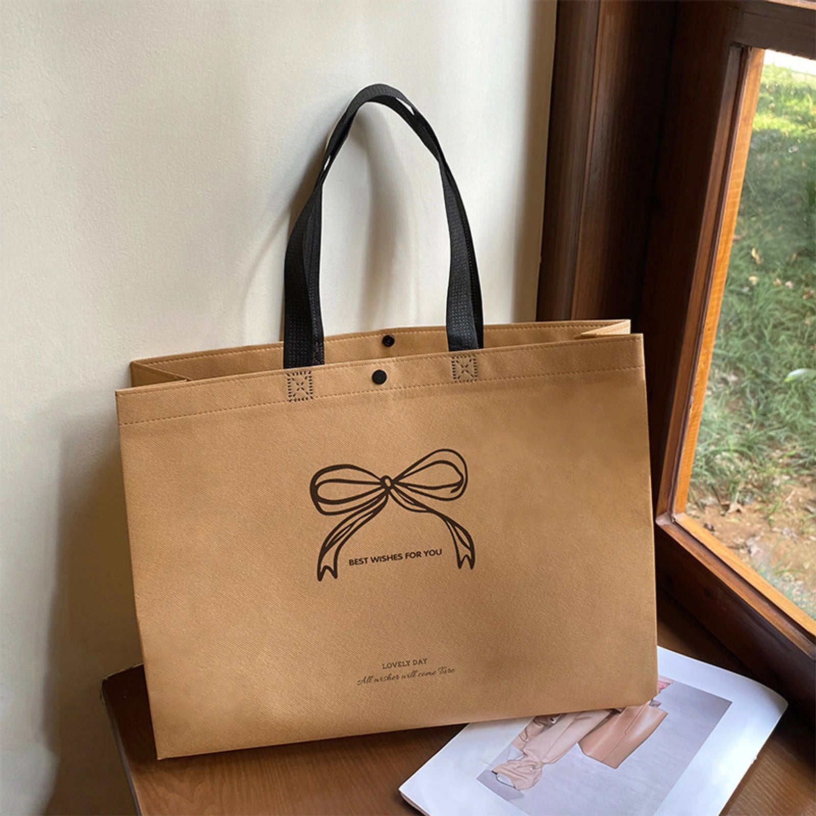 Large-Capacity Non-Woven Tote Bags — 12 Styles — Bow Print Brown Tote