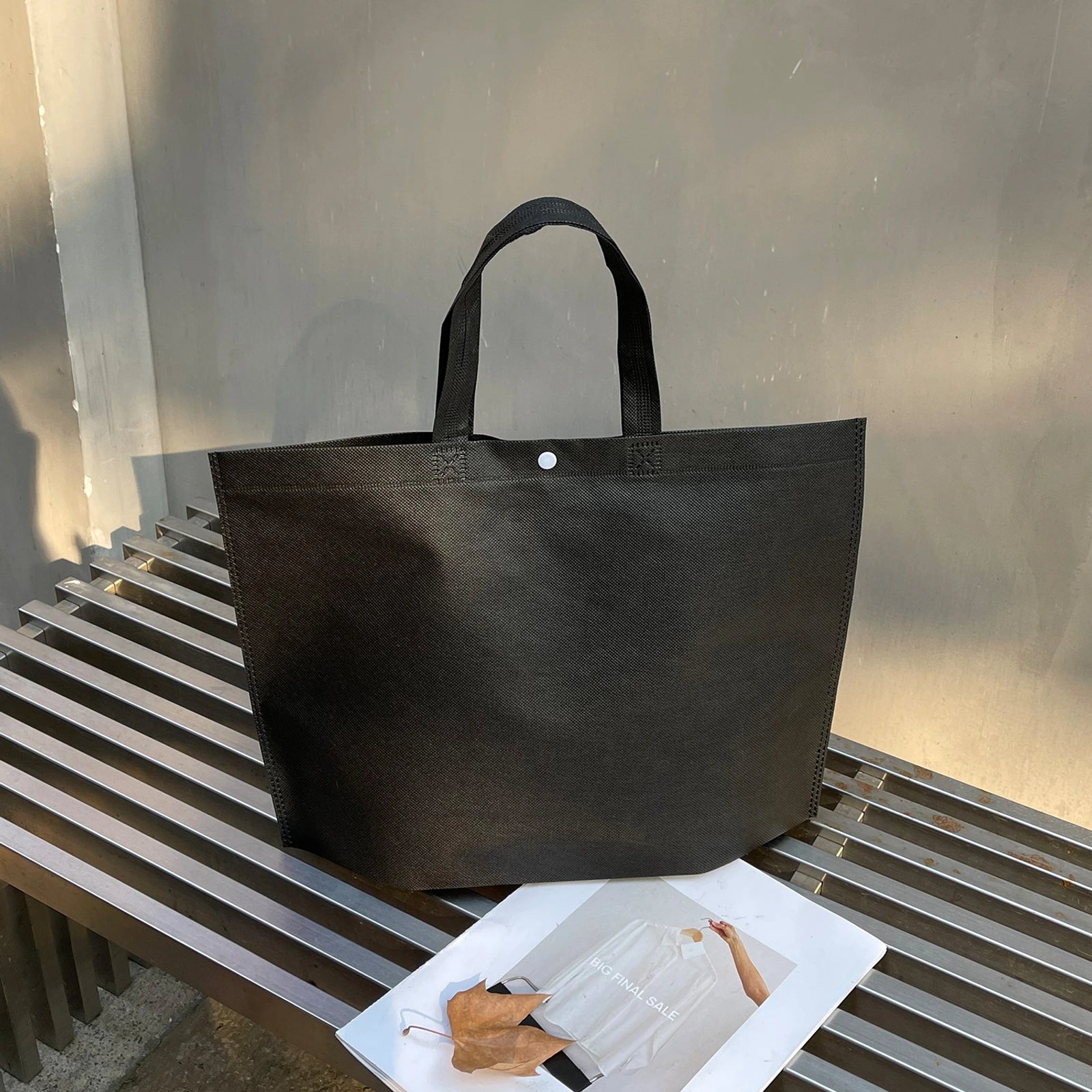 Large-Capacity Non-Woven Tote Bags — 15 Styles — Plain Black Tote