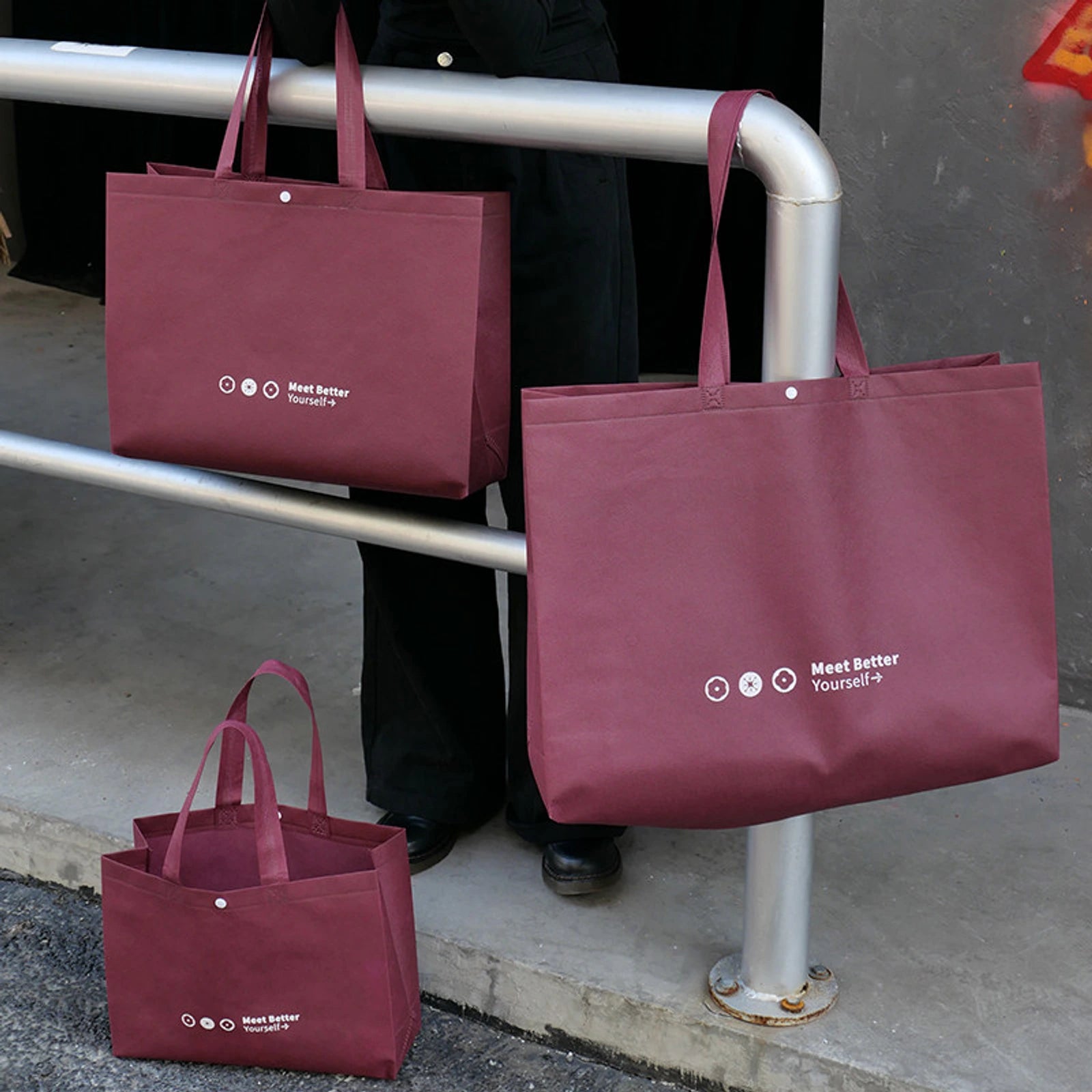 Large-Capacity Non-Woven Tote Bags — 3 Styles — Gusseted — Ancora Red
