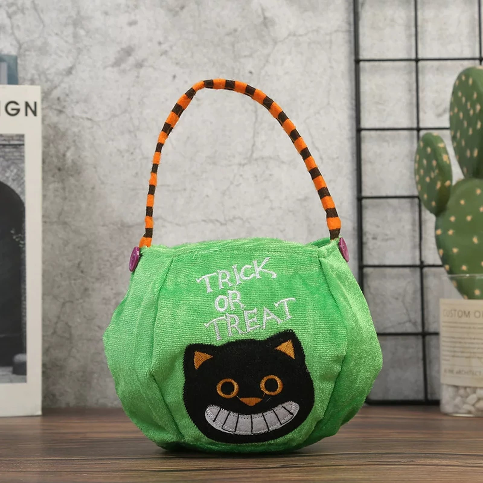 Green plush Halloween bucket bag with black cat design