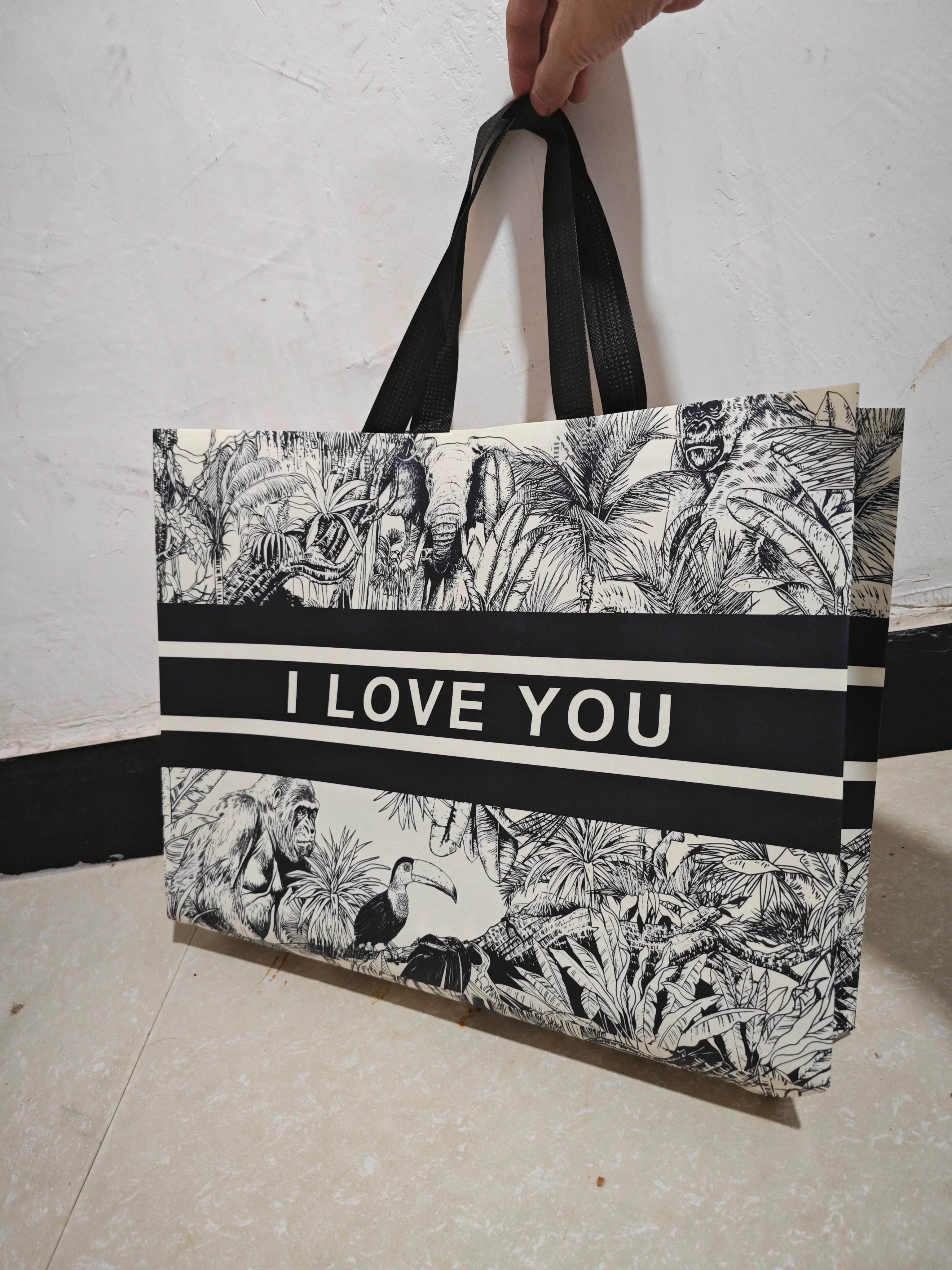 Love Grid printed laminated non-woven tote bags — 30 designs