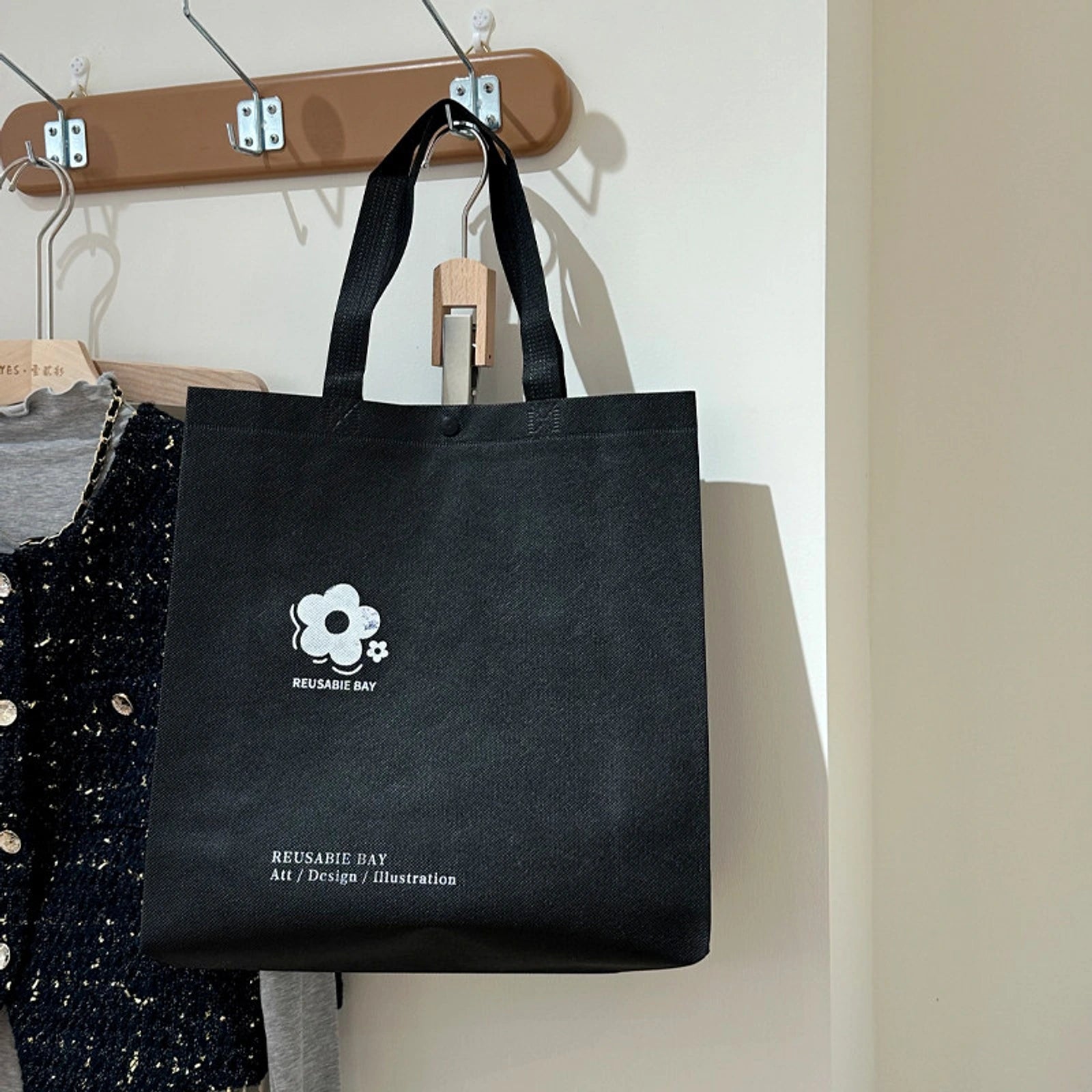 Snap-Closure Non-Woven Tote Bags — 4 Styles — Black — Floral Print