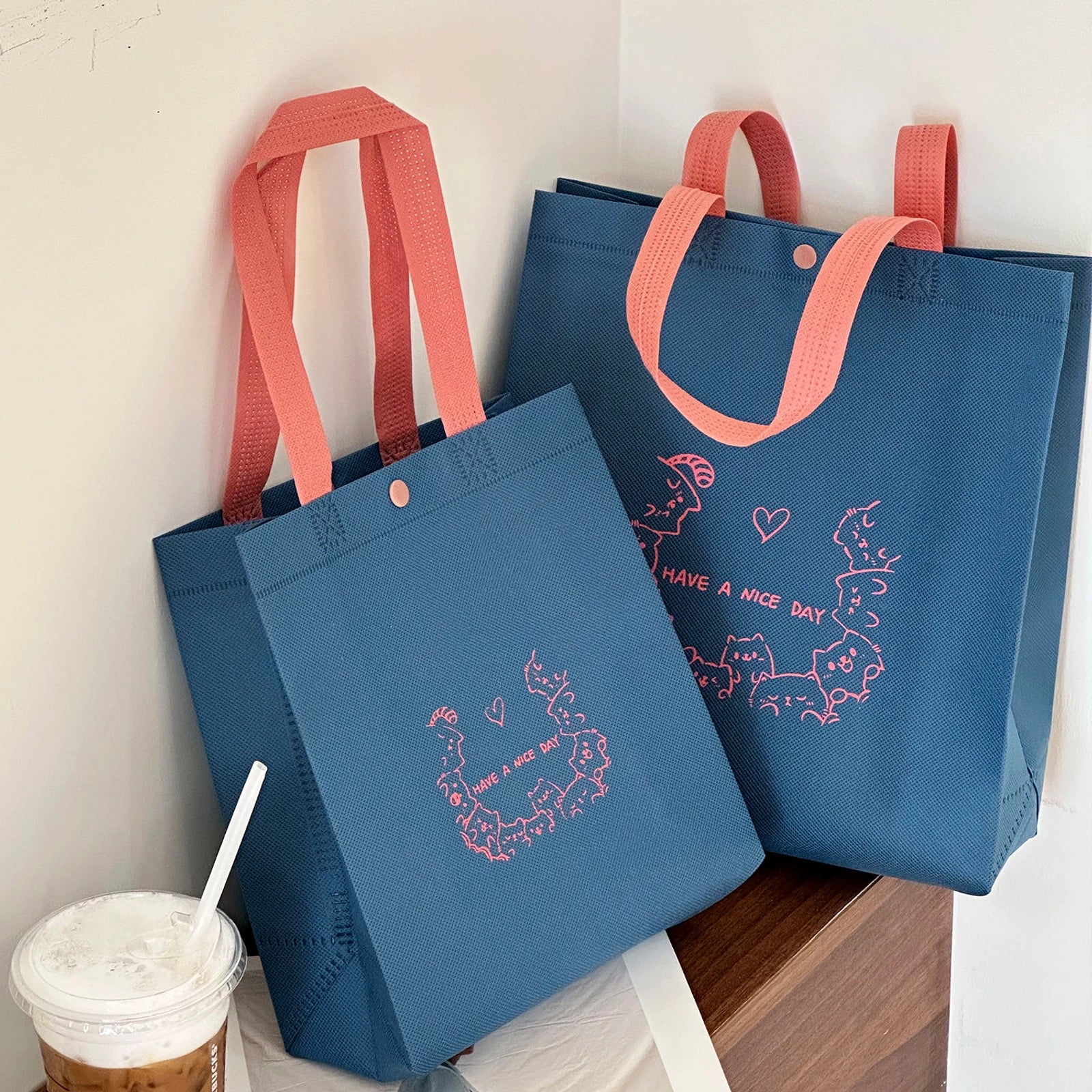 Snap-Closure Non-Woven Tote Bags — 6 Styles — Haze Blue — Cat Circle Print
