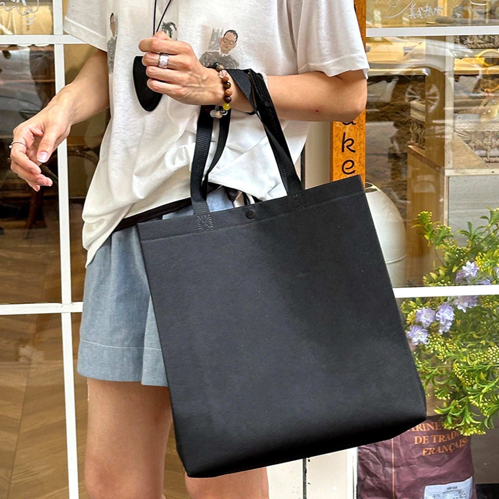 Snap-Closure Non-Woven Tote Bags — 7 Styles — BlackPlain