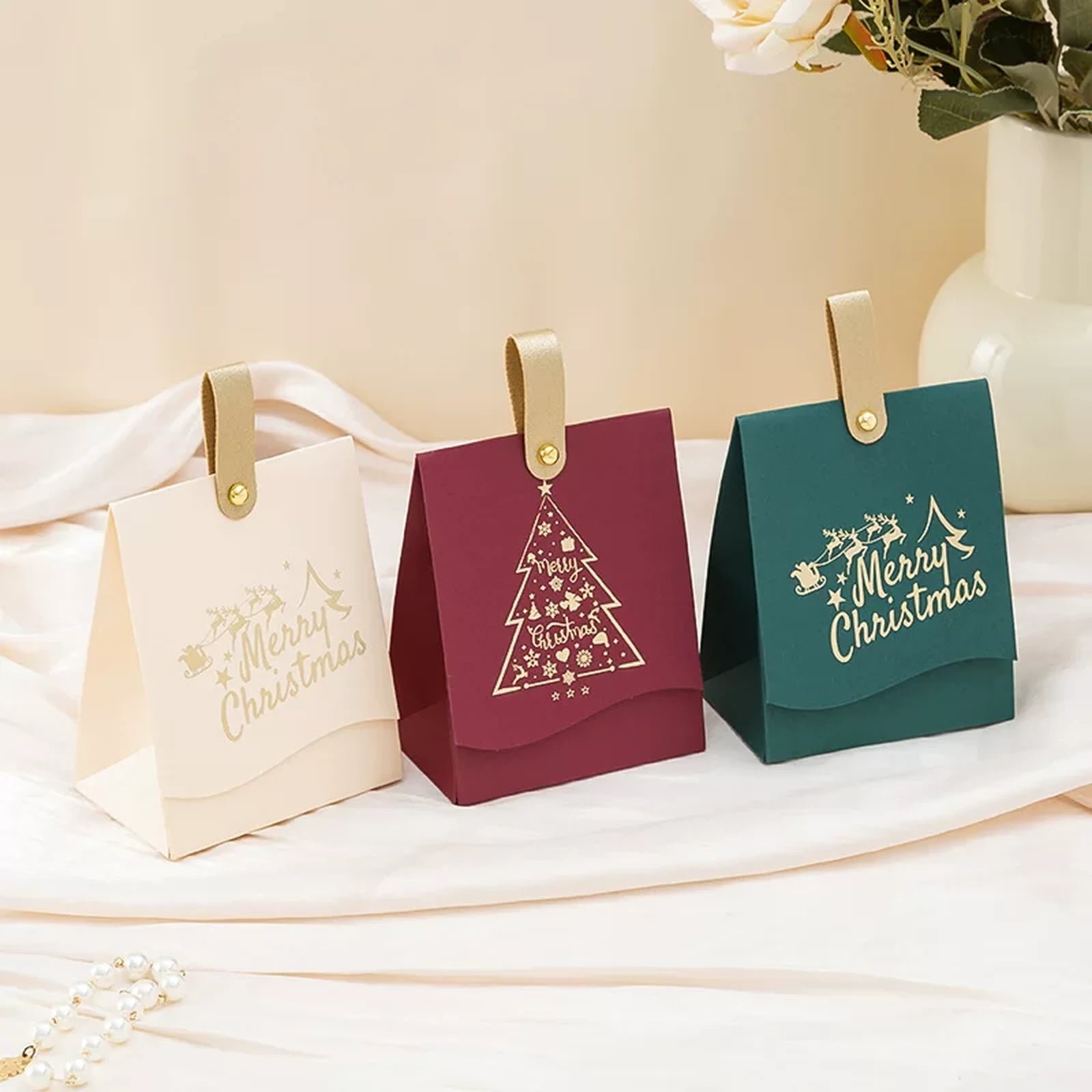 Stud-Closure Christmas Favor Boxes with Carry Tabs – product view