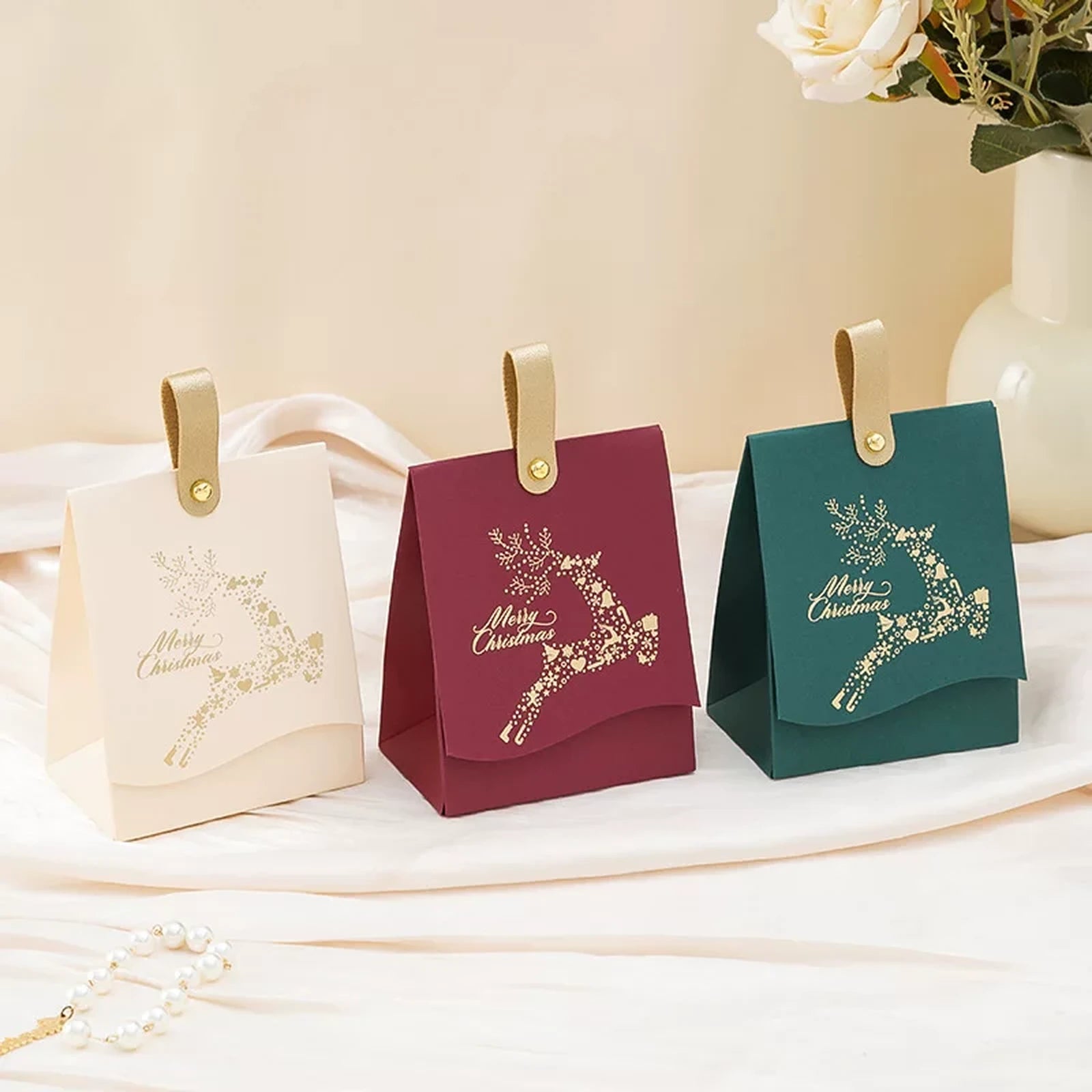 Stud-Closure Christmas Favor Boxes with Carry Tabs – product view