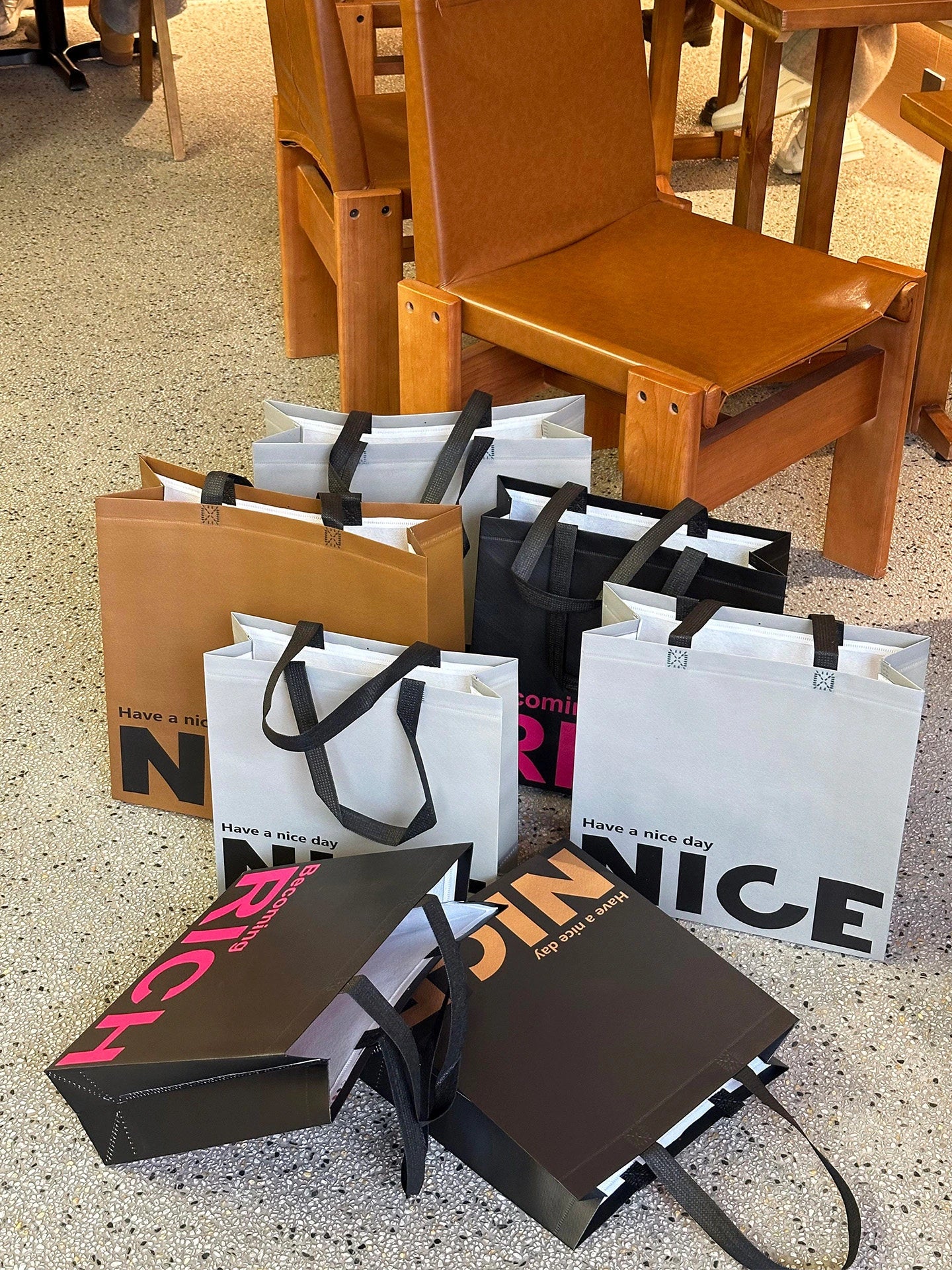 Vertical Large-Capacity Non-Woven Tote Bags — 4 Styles product view 2
