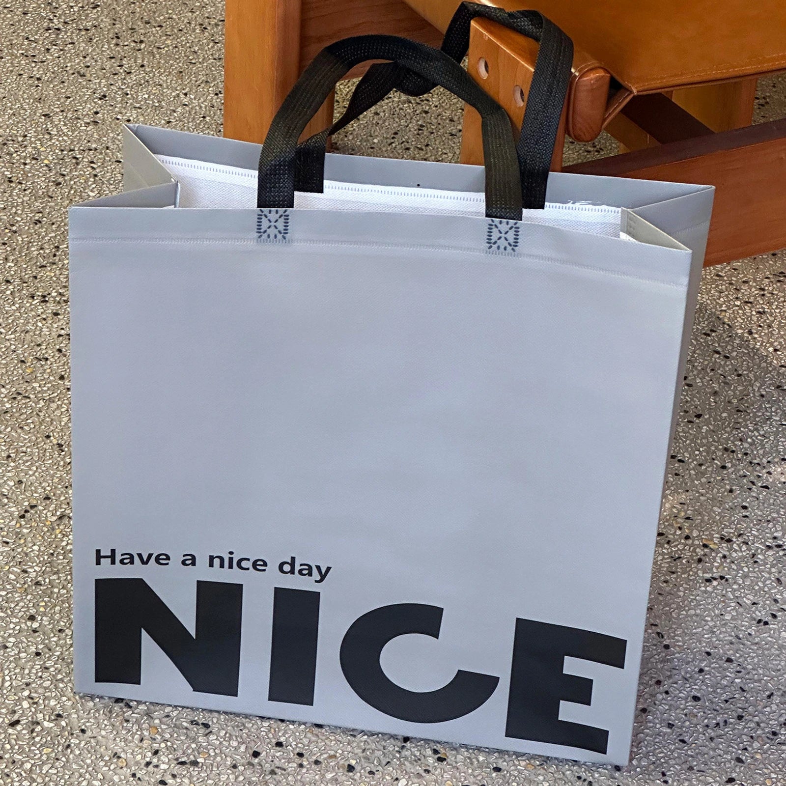 Vertical Large-Capacity Non-Woven Tote Bags — 4 Styles — Gray — Nice Print